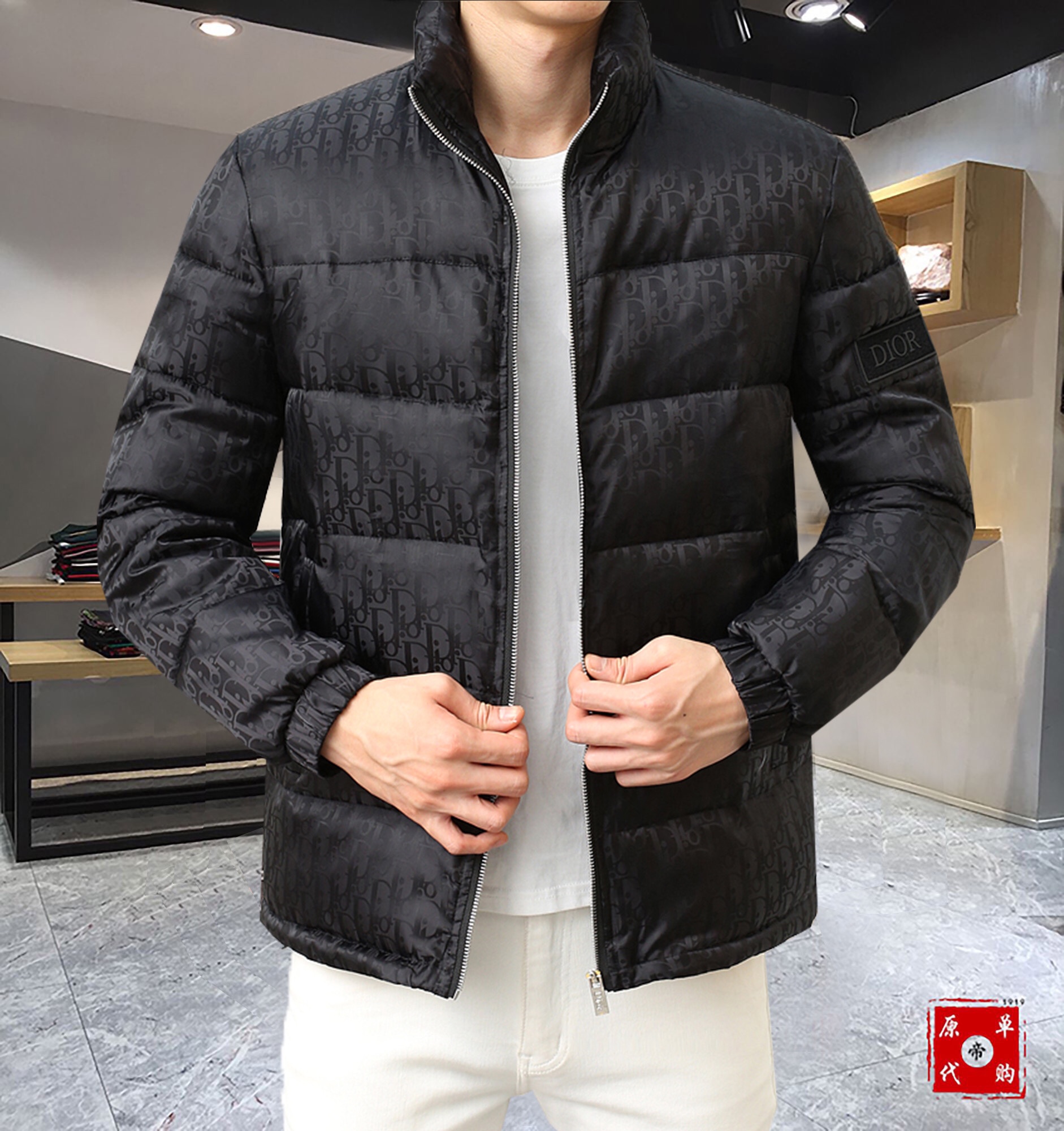 ， 迪奥 秋冬新款🆕情侣款羽绒服 原版11订制五金配件、全进口原版定制、 欢迎专柜对比✨ 绝对的高品质 