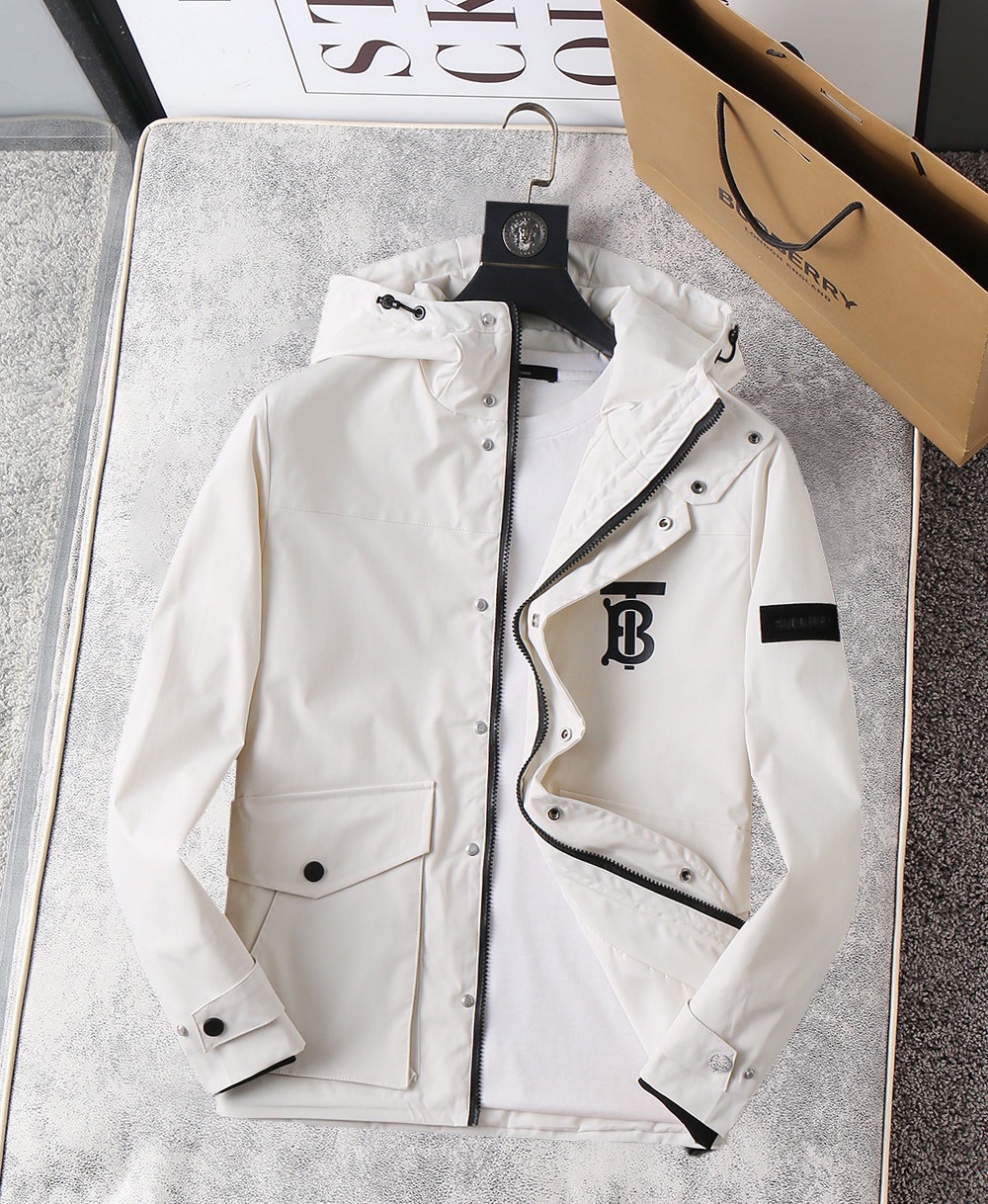 NO:115941,Baibaoli's new spring jacket for 2025, the new product on the show is perfect, comfortable and warm when worn on both sides, three-standard full color and attractive, and the very outstanding design easily advances the sense of fashion, the workmanship is extremely exquisite and rigorous, and the wiring is neat and meticulous!  A masterpiece of a big-name designer!  The upper body doesn't look bloated and super handsome!  Spot code M ~ XXXL,,jackets & coats,jackets & coats,alexander wang19860909百宝莉 2025春季新款夹克外套,秀场新品品相非常完美,双面穿舒适保暖,三标齐全色泽饱满诱人,非常出彩的设计,轻松将时髦感进阶,做工极为考究严谨,走线工整细致！大牌设计师巨作！上身不显臃肿、超级帅气！现货码数M ～ XXXL,,jackets & coats,jackets & coats,alexander wang,Men's clothing