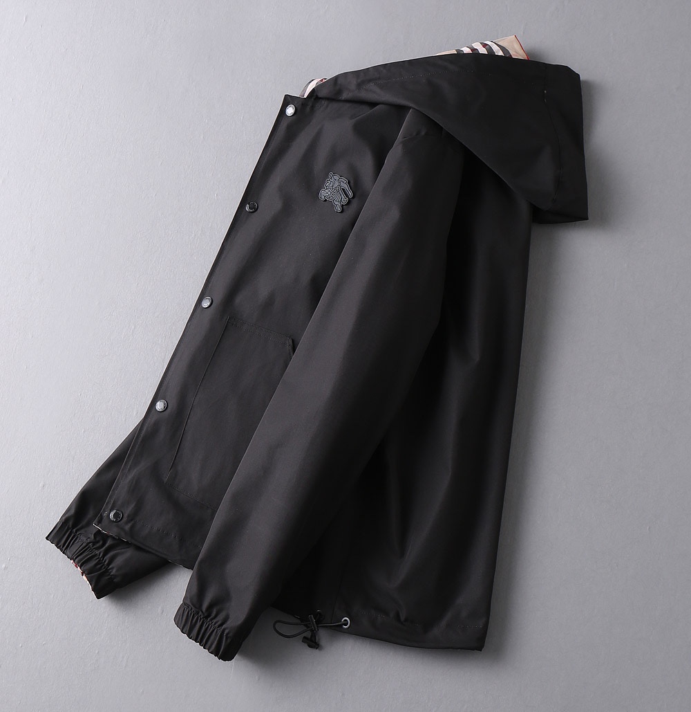 初春爆款！  百宝莉 双面穿，2025春季新款夹克外套，秀场新品‼品相非常完美，双面穿舒适保暖，三标齐全