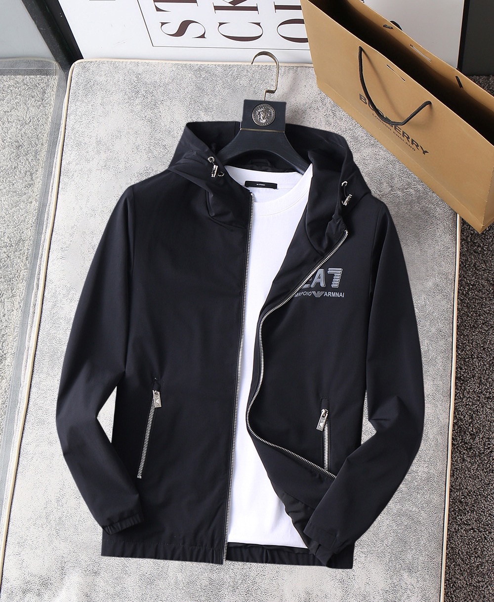 NO:115974,Armani Spring 2025 new jacket jacket, the new product on the show is perfect, comfortable and warm when worn on both sides, three-standard full color and attractive, and the very outstanding design easily advances the sense of fashion, the workmanship is extremely exquisite and rigorous, and the wiring is neat and meticulous!  A masterpiece of a big-name designer!  The upper body doesn't look bloated and super handsome!  Spot code M ~ XXXL,,armani,jackets & coats,jackets & coats,alexander wang19860909阿玛尼 2025春季新款夹克外套,秀场新品品相非常完美,双面穿舒适保暖,三标齐全色泽饱满诱人,非常出彩的设计,轻松将时髦感进阶,做工极为考究严谨,走线工整细致！大牌设计师巨作！上身不显臃肿、超级帅气！现货码数M ～ XXXL,,armani,jackets & coats,jackets & coats,alexander wang,Men's clothing