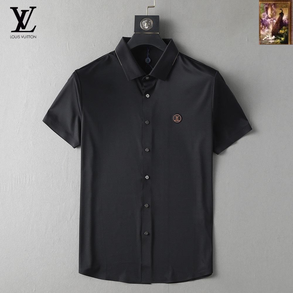 NO:136535,LV High-end Business White-collar workers are a must-have item for individuals in the unit!  Seal-free pressed glue ice silk casual business short-sleeved shirt, technological fabric, ice silk traceless, very good body feel, smooth feel and great texture!  Good elasticity, no sense of restraint, the fabric has its own breathable mesh, moisture absorption and sweating, quick drying and keeping it dry, small lapel placket-breasted design, showing a straight posture, not soft pedal, simple style, can be used for business and leisure, highly recommended!  High-elastic ice silk, the touch is as smooth as jade silk, clean and neat, and elegant and gentlemanly. The high-end materials are the key to the fabric, the quality control must be used. The feel is extremely delicate and smooth, the fabric has a good gloss and upper body skeleton feel, so we can greet mature and quality men's clothing!  Sweat in summer and dry in seconds, a brand new experience Business commuting and leisure M-4XL, louis vuitton,shirts,T-shirt,alexander wang19860909LV 高端商务 白领 单位人士必入单品！ 无痕压胶冰丝休闲商务短袖衬衫,科技面料,冰丝无痕,体感非常棒,手感顺滑质感很棒！弹性好,无任何束缚感,面料自带透气网孔,吸湿排汗,速干保持干爽,小翻领门襟排扣设计,展露挺拔姿态,不软踏,简约款式,商务休闲都可驾驭,强烈推荐！高弹冰丝,触感堪比玉蚕丝一样丝滑,干净利落,儒雅绅士风度.高级材质,重点就是面料上,品控的必上,手感极其细腻光滑,面料光泽感和上身骨架感好,打招成熟品质男装！夏天出汗秒干,全新体验 商务通勤休闲 M-4XL,,louis vuitton,shirts,T-shirt,alexander wang,Men's clothing