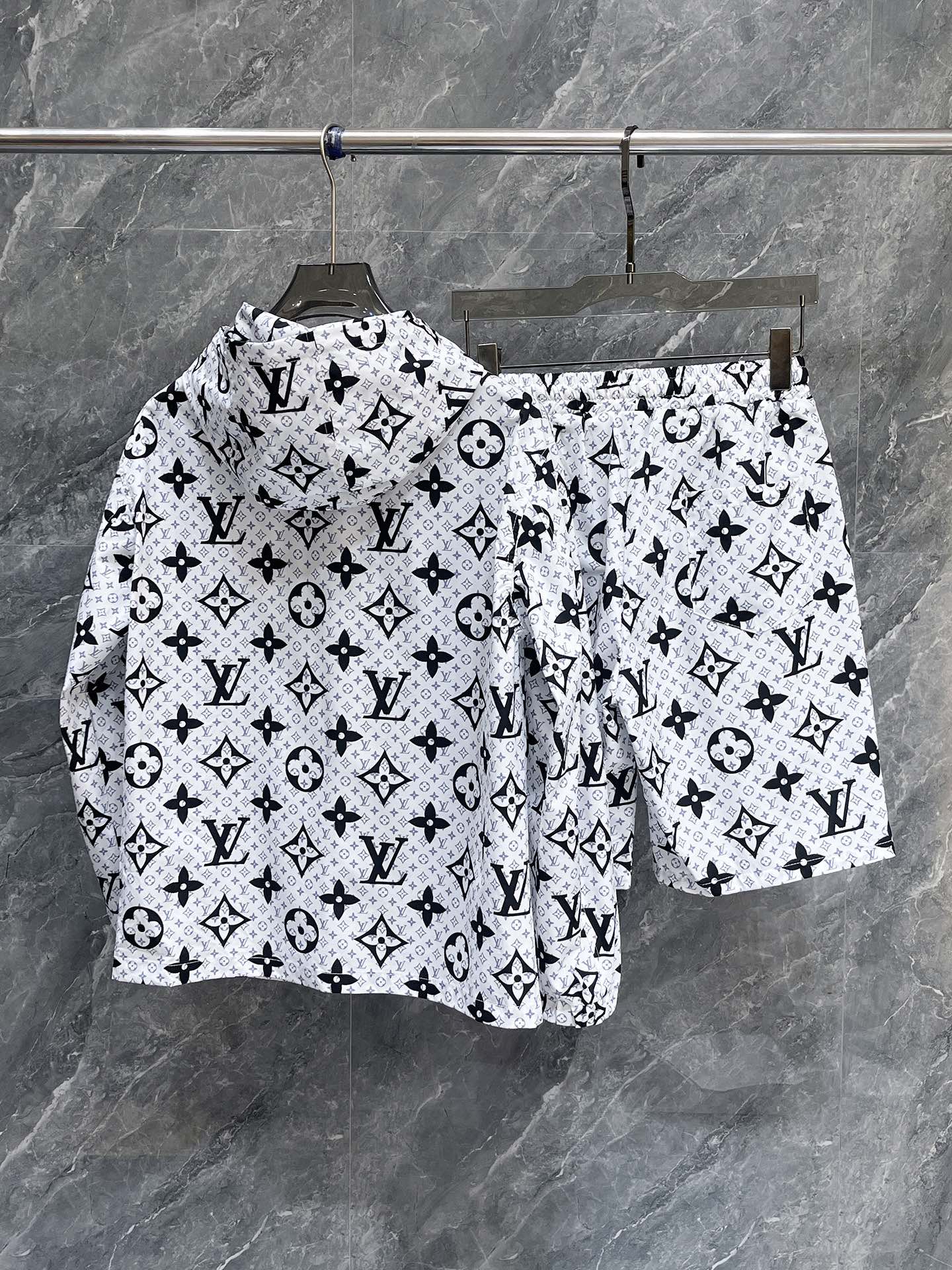 Alternative view of Louis Vuitton Jacket 06180