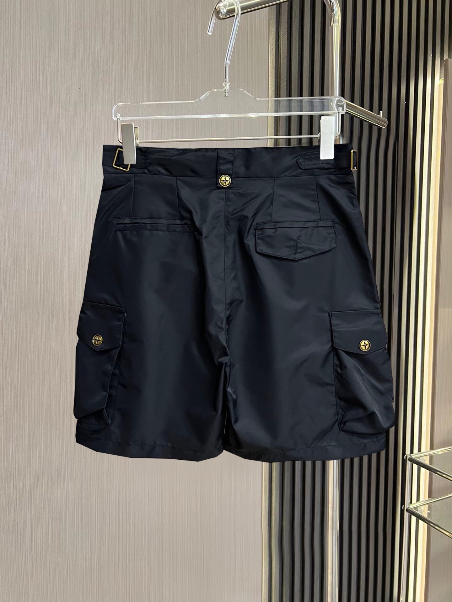 Alternative view of Louis Vuitton Shorts 04850