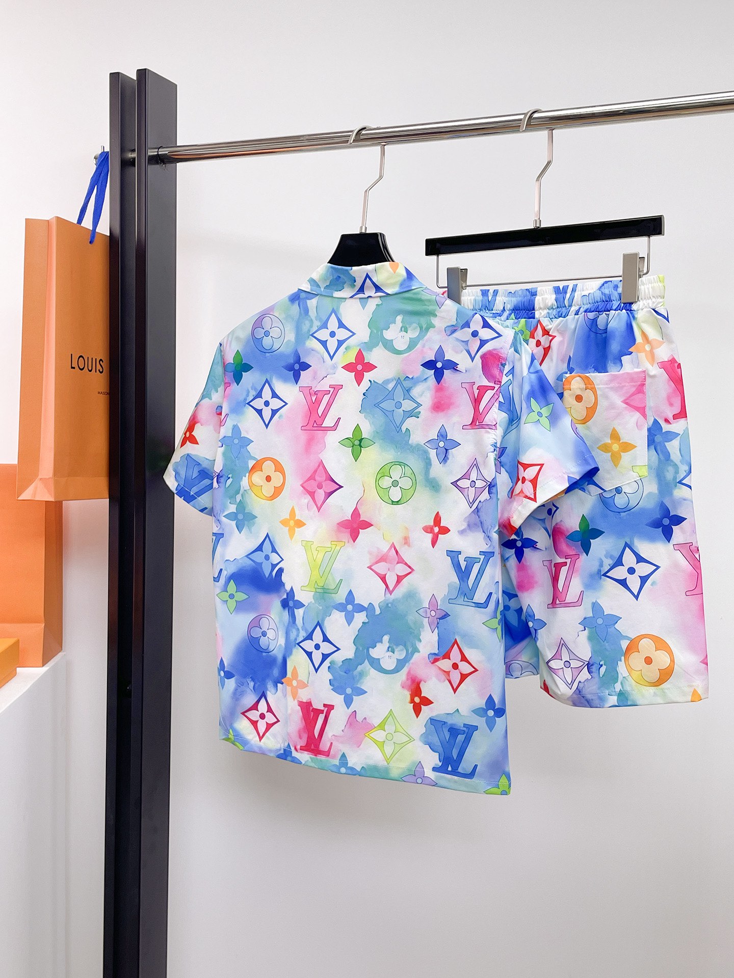 Louis Vuitton Summer Outfit: Lightweight Nylon, 3D Print, Windproof, Sun Protection 3 i1717596974 6155 3