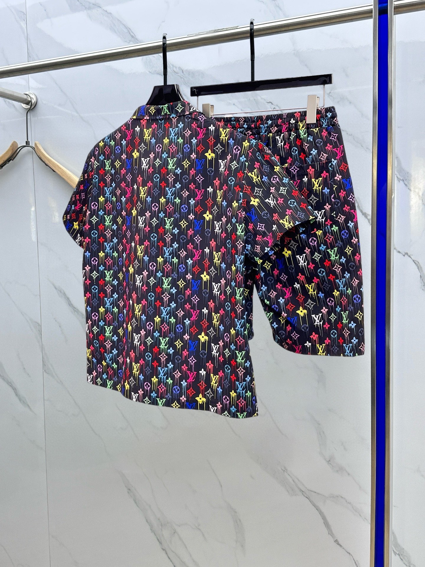 Louis Vuitton 官网 LV 2026春夏款 新款防风衣防晒衣套装薄外套夹克短裤套装 三标齐全五金带Logo