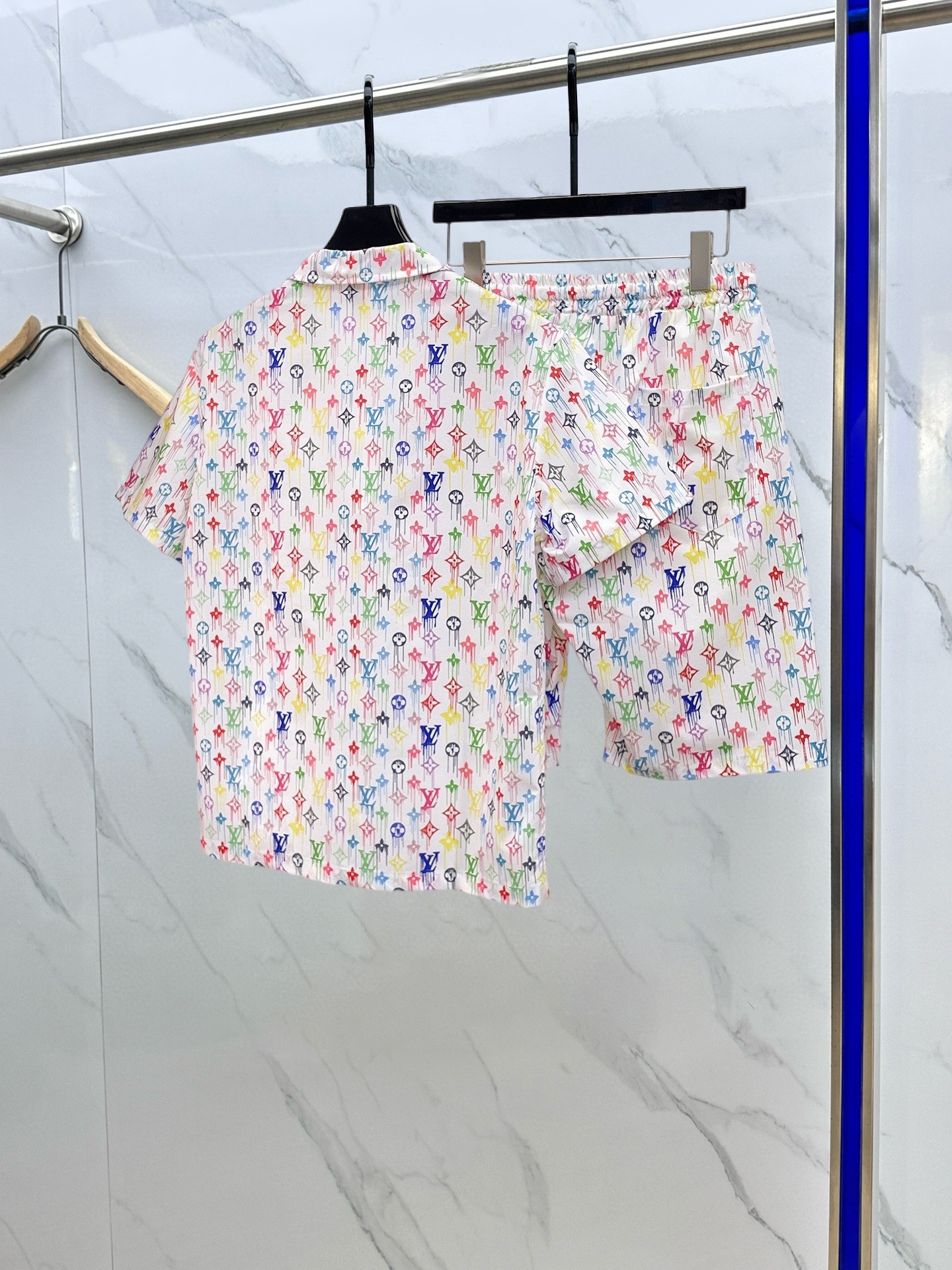 Louis Vuitton 官网 LV 2026春夏款 新款防风衣防晒衣套装薄外套夹克短裤套装 三标齐全五金带Logo