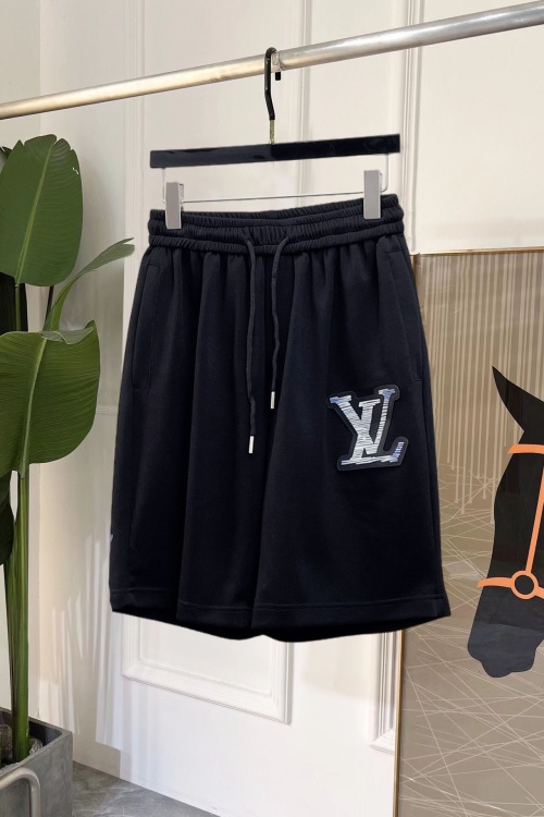 Louis Vuitton 2025SS Luxury Logo Shorts, Comfortable and Stylish 1 Louis Vuitton 2025SS Luxury Logo Shorts, Comfortable and Stylish