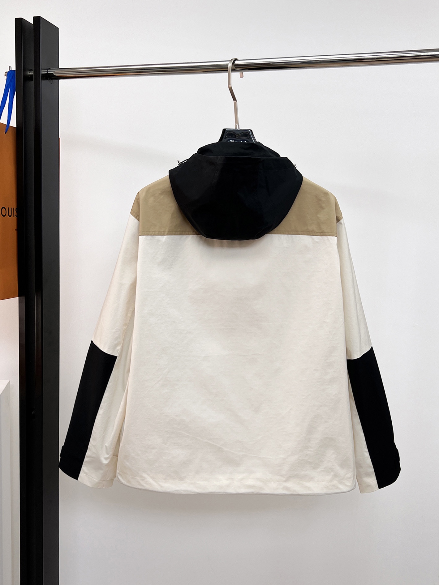 Alternative view of Jacket 06358