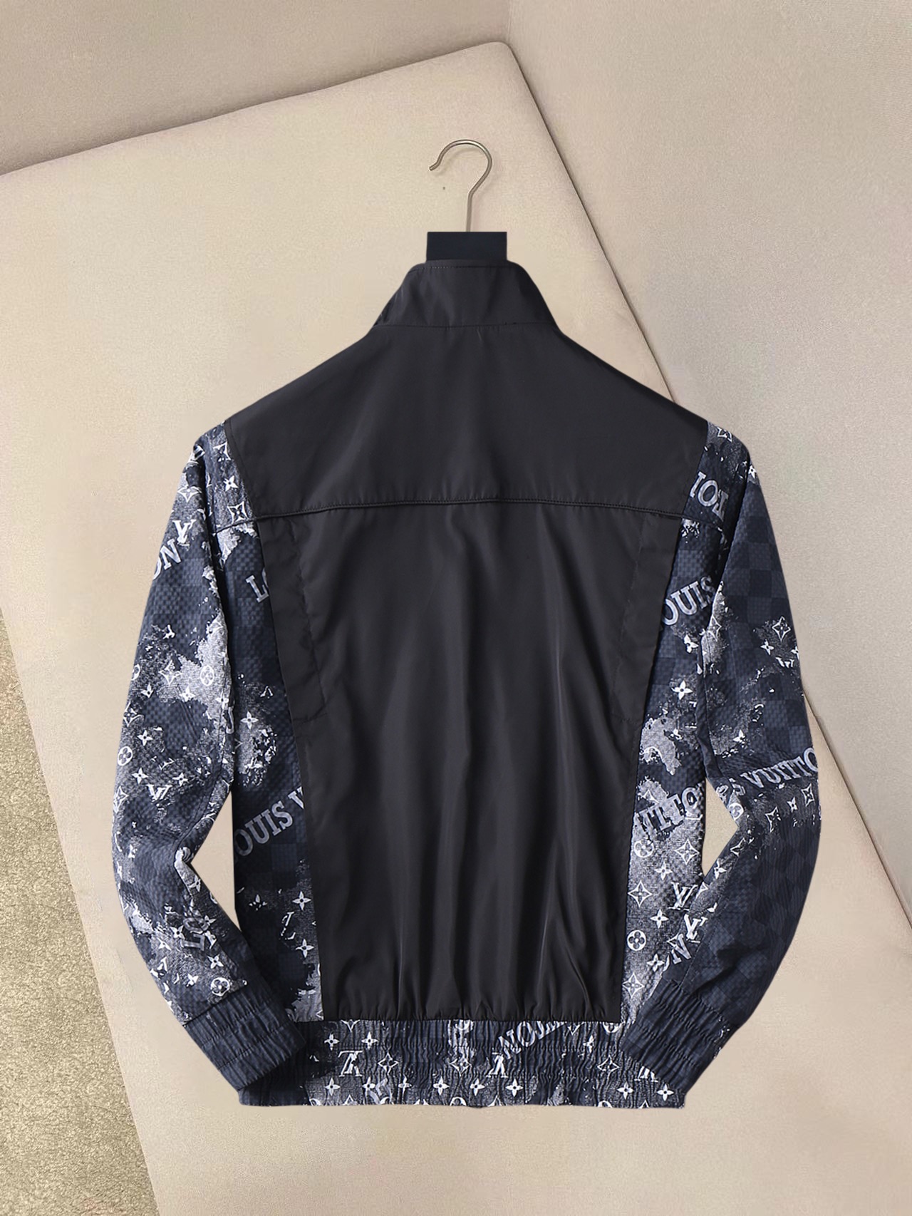 Alternative view of Louis Vuitton Jacket 01916
