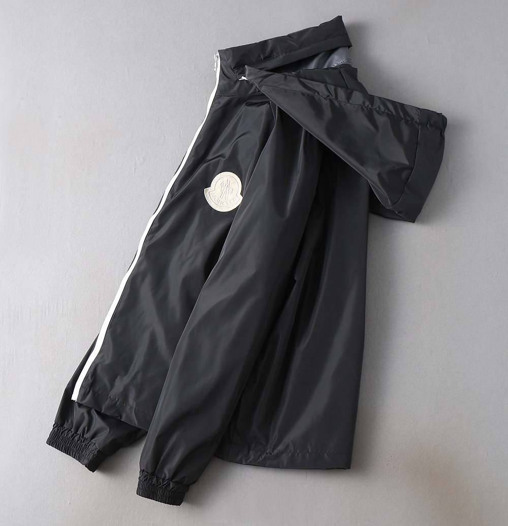 Moncler 2025 Spring New Jacket, Comfortable and Warm Reversible Coat 12 i1728057560 1288 13