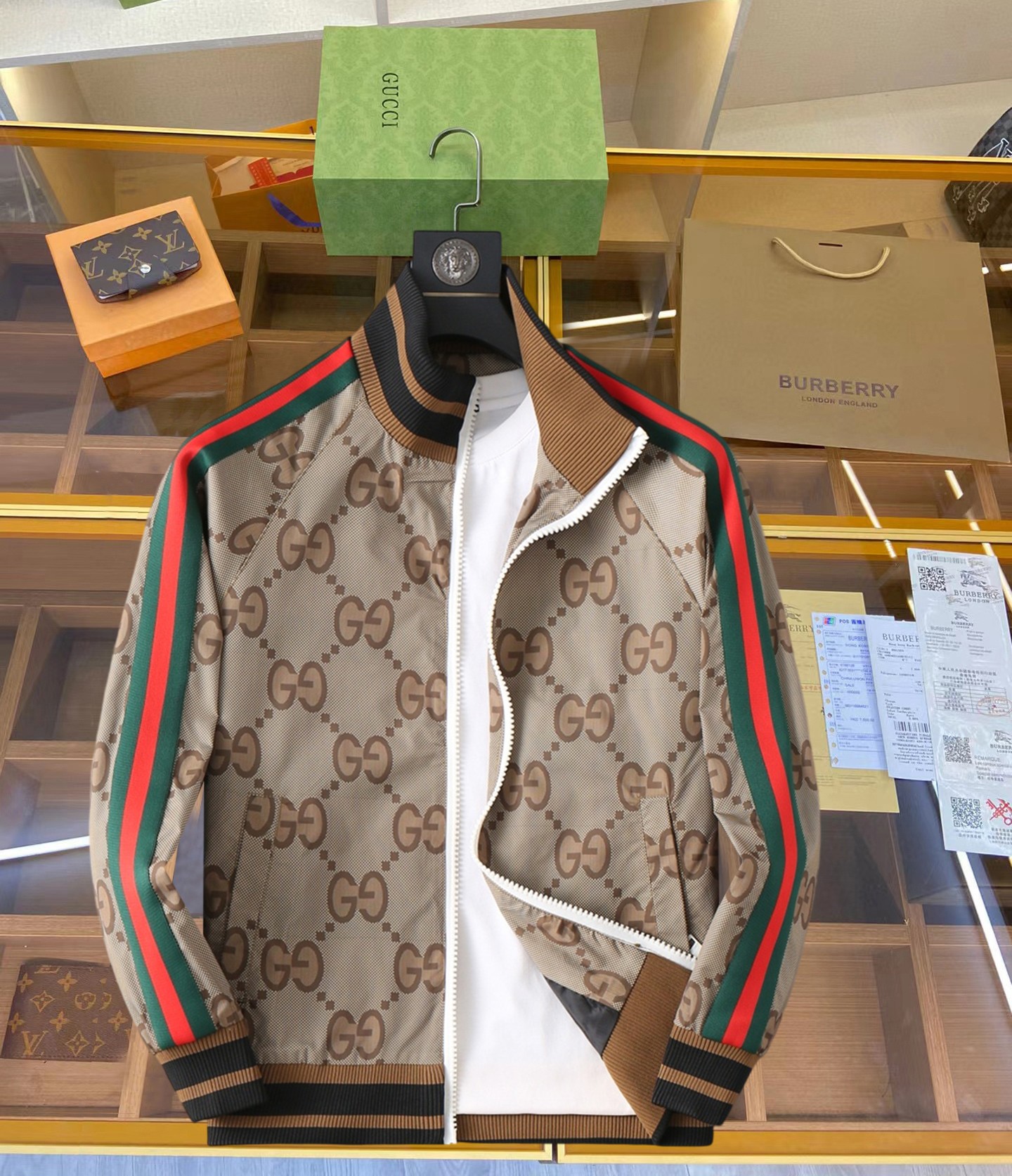 Alternative view of Jacket 00590
