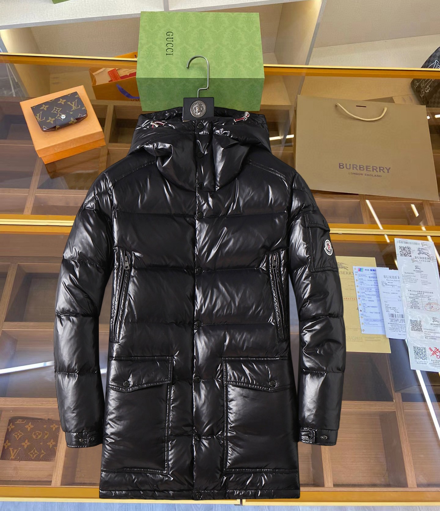 NO:711948,Support exchange after the end of the year, Meng Mou 2025 new autumn and winter down jacket. Original 1:1 customized hardware accessories are all imported and original customization. Welcome to compare at the counter. Absolutely high quality. Made of top 95 down. Super soft. Filled with fluffy and full feathers. Super heavy fabrics with perfect workmanship. Pay attention to the fabrics are super comfortable. Exclusive model. Non-market goods. A1. Same size for men and women from M to XXXL, Moncler, down jacket,19860909支持年后退换, 蒙口 2025秋冬新款羽绒服 原版1:1订制五金配件全进口原版定制 欢迎专柜对比 绝对的高品质 采用顶级95绒 超柔软 充羽量蓬松饱满 超级重面料做工杠杠的版型完美 注意面料超舒服 独家款 非市场货 A1 男女同款尺码M ～XXXL,,Moncler,down jacket,,Men's clothing