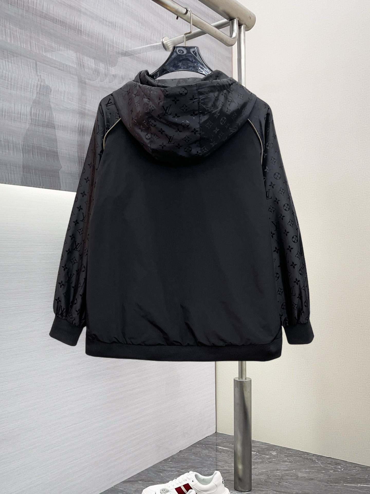 Alternative view of Louis Vuitton Jacket 08947