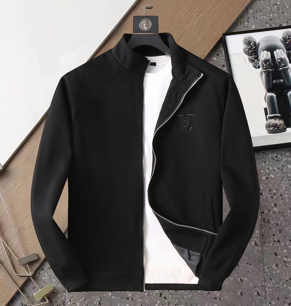 NO:120791,LV 2025 Spring New Jacket Jacket, the new product on the show is perfect, comfortable and warm when worn on both sides, three-standard full color and attractive, and the very outstanding design easily advances the sense of fashion, the workmanship is extremely exquisite and rigorous, and the wiring is neat and meticulous!  A masterpiece of a big-name designer!  The upper body doesn't look bloated and super handsome!  Spot code M ~ XXXL,,louis vuitton,jackets & coats,jackets & coats,alexander wang19860909LV 2025开春新款夹克外套,秀场新品品相非常完美,双面穿舒适保暖,三标齐全色泽饱满诱人,非常出彩的设计,轻松将时髦感进阶,做工极为考究严谨,走线工整细致！大牌设计师巨作！上身不显臃肿、超级帅气！现货码数M ～ XXXL,,louis vuitton,jackets & coats,jackets & coats,alexander wang,Men's clothing