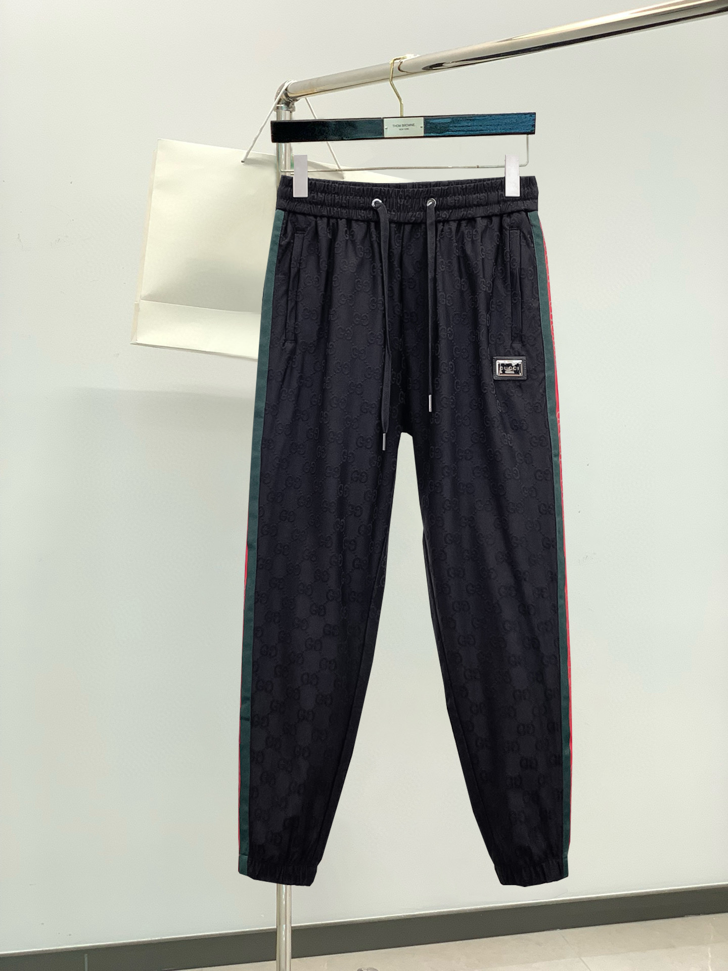 NO:466419,Guchi New spring casual pants! The official website is released simultaneously. The brand's classic LOGO casual pants, customized fabric, excellent comfort and strong hand touch. The work is highly conscious and the perfect quality craftsmanship. Size M-3XL, alexander wang19860909古奇 春季新款休闲裤！官网同步发售.品牌经典LOGO休闲裤,定制面料,舒适度极好,手触感 烈.辦识度极高,完美品相工艺.尺码M-3XL,,alexander wang,Men's clothing
