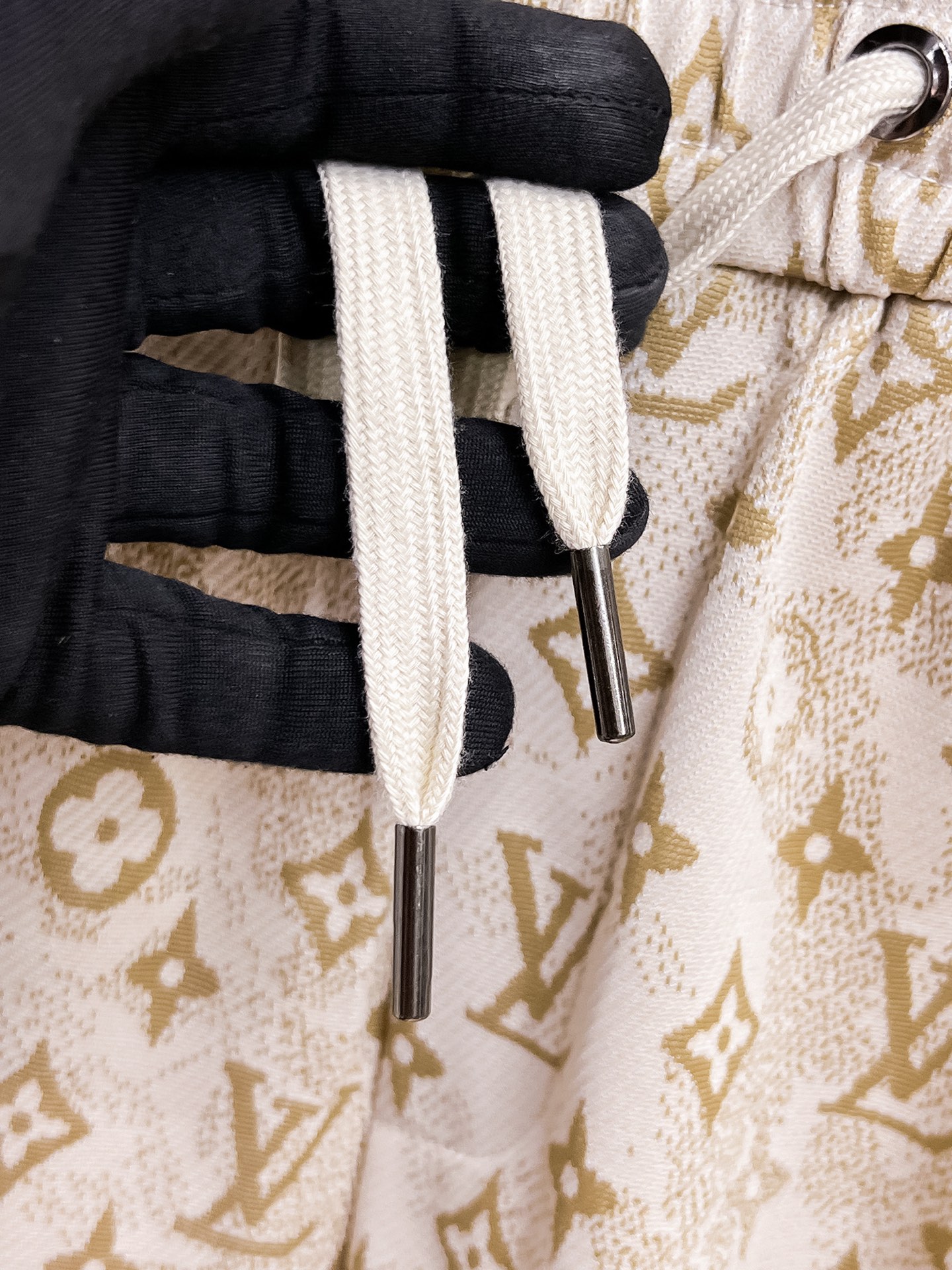 Louis Vuitton 2025SS Luxury Classic Logo Shorts - Comfortable & Stylish 9 i1746870115782 7049 0 7