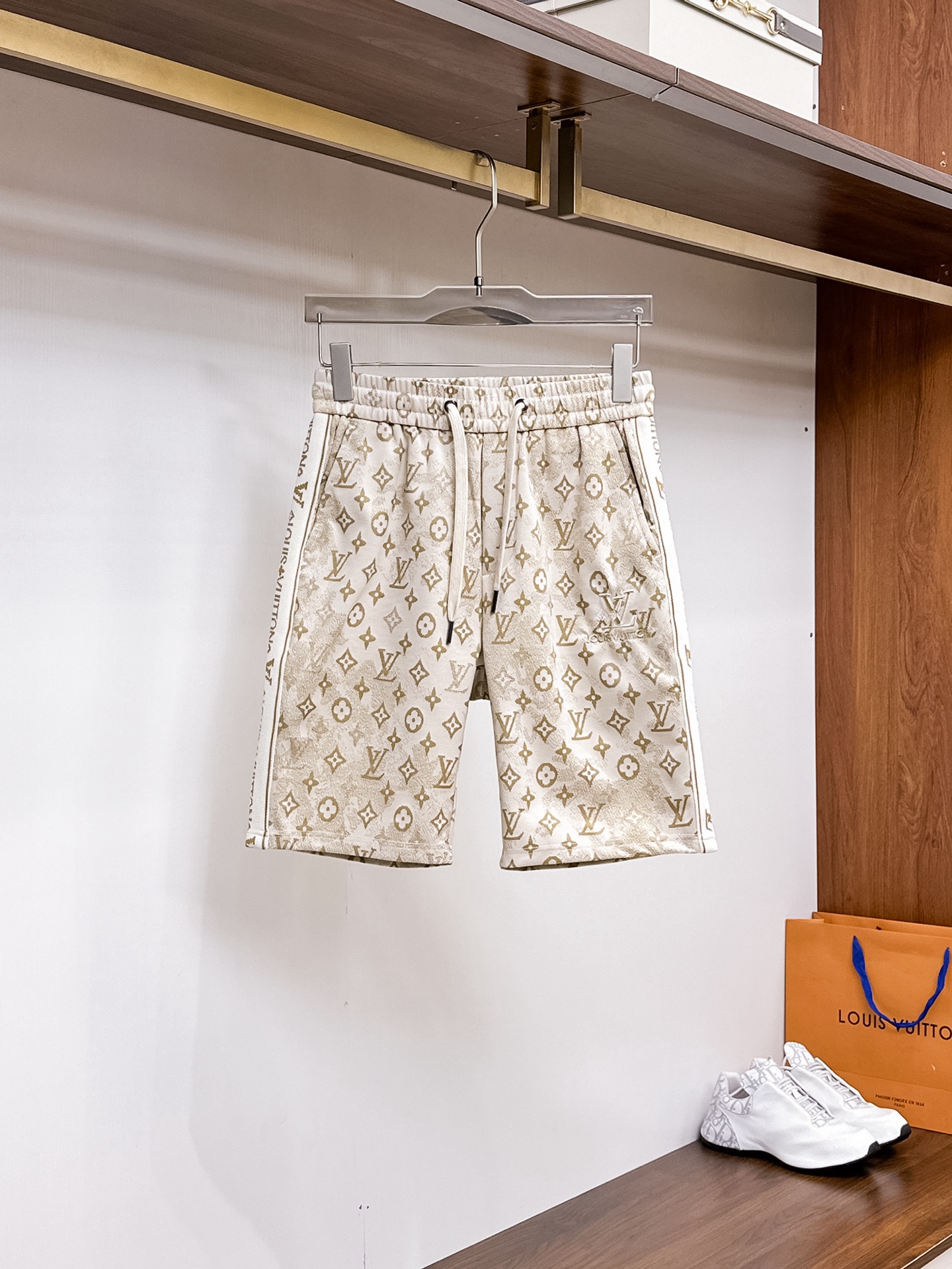 Louis Vuitton 2025SS Luxury Classic Logo Shorts - Comfortable & Stylish 2 i1746870117767 3678 0 0