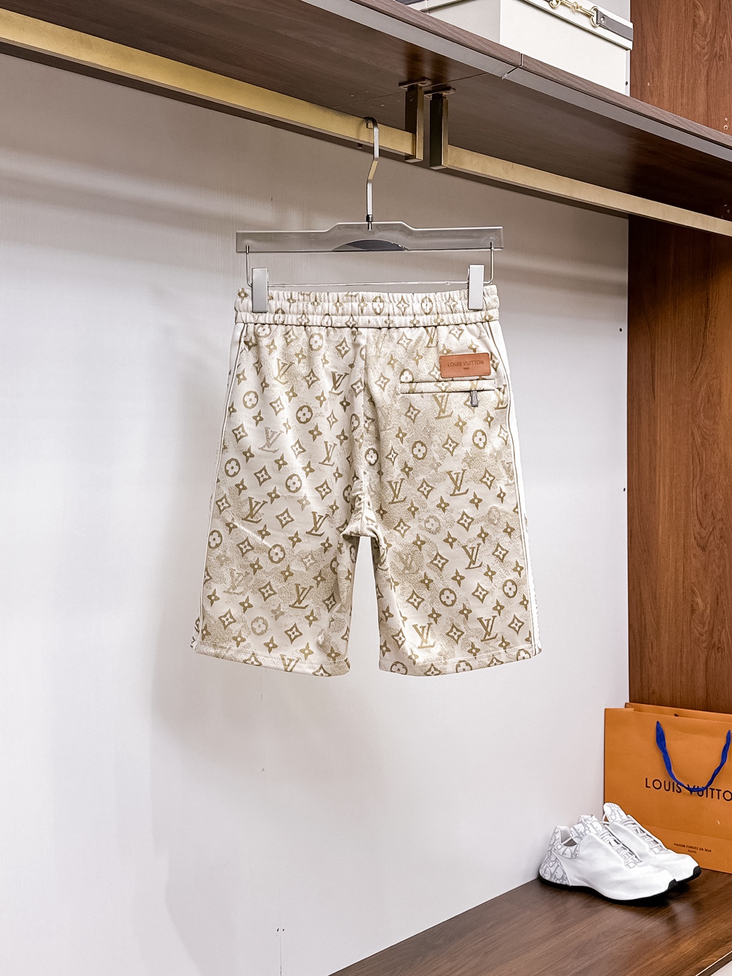Louis Vuitton 2025SS Luxury Classic Logo Shorts - Comfortable & Stylish 3 i1746870118449 137 0 1