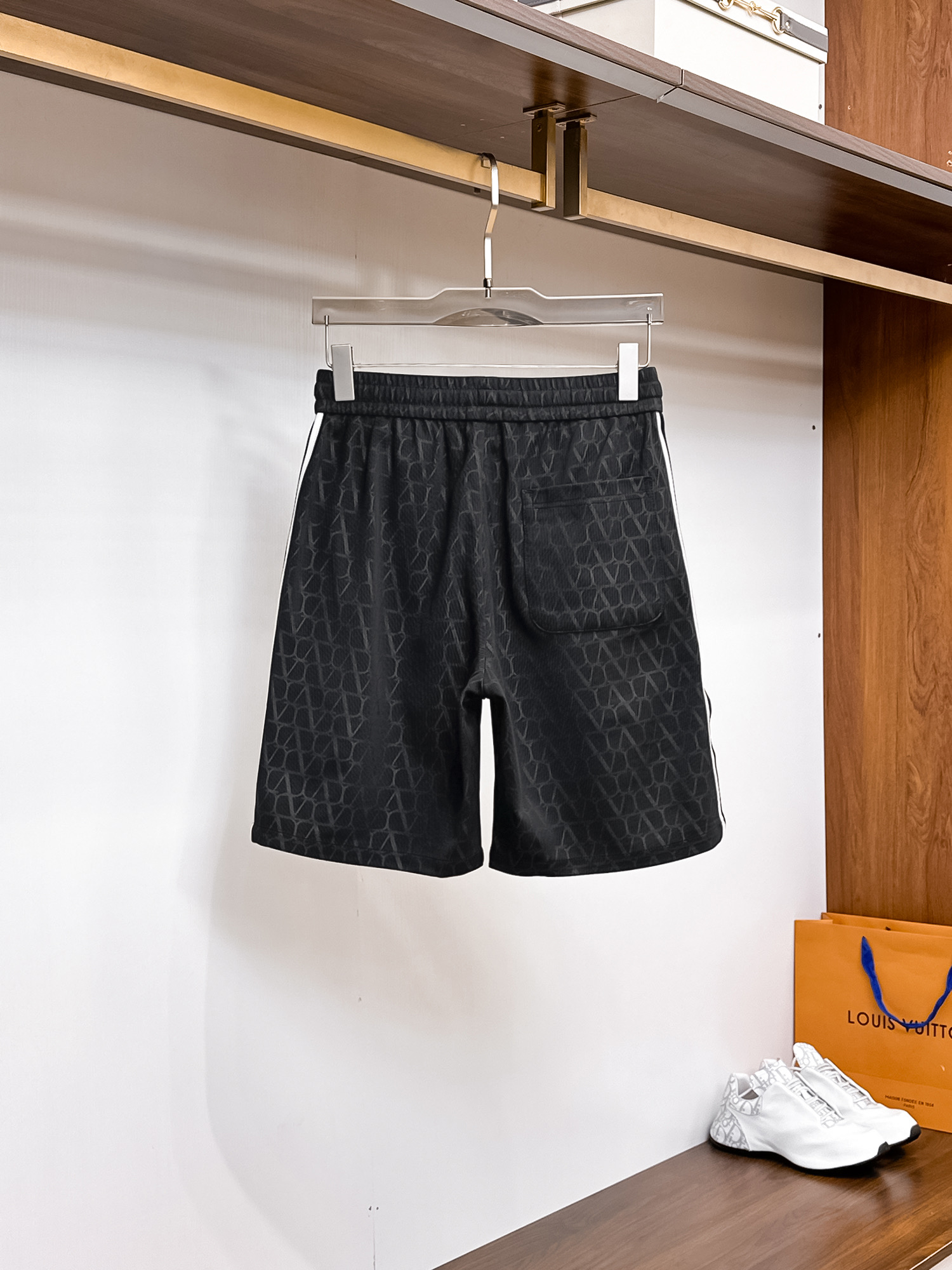Valentino Men's Black Logo Print Shorts Casual Summer Beach Shorts 3 i1746873087919 1442 0 1