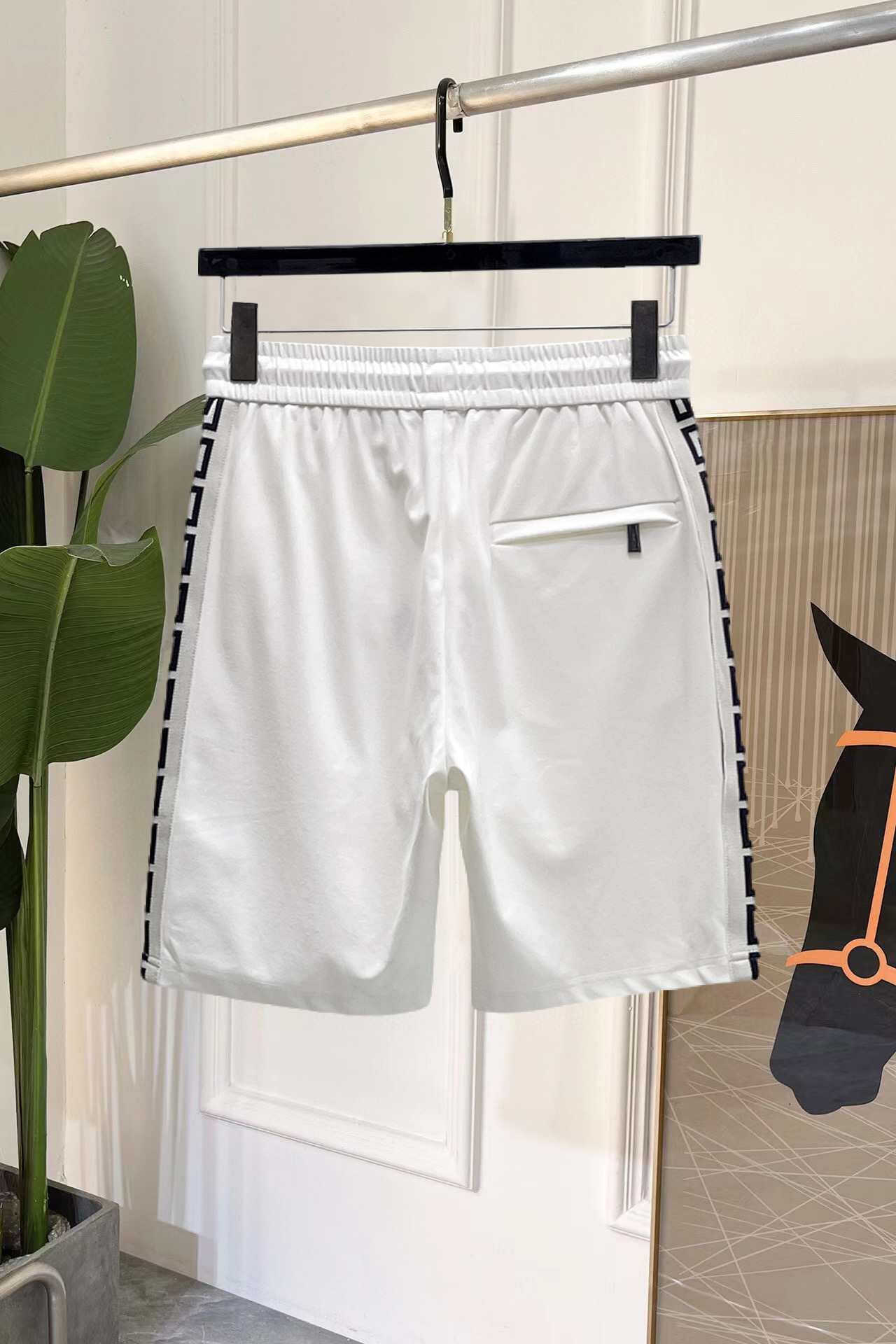 Alternative view of Shorts 01782