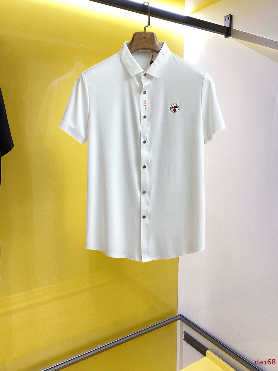 NO:469388,Hermes High-end Business White-collar workers are a must-have item for people in the unit!  Seal-free pressed glue ice silk casual business short-sleeved shirt, technological fabric, ice silk traceless, very good body feel, smooth feel and great texture!  Good elasticity, no sense of restraint, the fabric has its own breathable mesh, moisture absorption and sweating, quick drying and keeping it dry, small lapel placket-breasted design, showing a straight posture, not soft pedal, simple style, can be used for business and leisure, highly recommended!  High-elastic ice silk, the touch is as smooth as jade silk, clean and neat, and elegant and gentlemanly. The high-end materials are the key to the fabric, the quality control must be used. The feel is extremely delicate and smooth, the fabric has a good gloss and upper body skeleton feel, so we can greet mature and quality men's clothing!  Sweat in summer and dry in seconds, a brand new experience Business commuting and leisure M-4XL, hermes,shirts,T-shirt,alexander wang19860909爱马仕 高端商务 白领 单位人士必入单品！ 无痕压胶冰丝休闲商务短袖衬衫,科技面料,冰丝无痕,体感非常棒,手感顺滑质感很棒！弹性好,无任何束缚感,面料自带透气网孔,吸湿排汗,速干保持干爽,小翻领门襟排扣设计,展露挺拔姿态,不软踏,简约款式,商务休闲都可驾驭,强烈推荐！高弹冰丝,触感堪比玉蚕丝一样丝滑,干净利落,儒雅绅士风度.高级材质,重点就是面料上,品控的必上,手感极其细腻光滑,面料光泽感和上身骨架感好,打招成熟品质男装！夏天出汗秒干,全新体验 商务通勤休闲 M-4XL,,hermes,shirts,T-shirt,alexander wang,Men's clothing