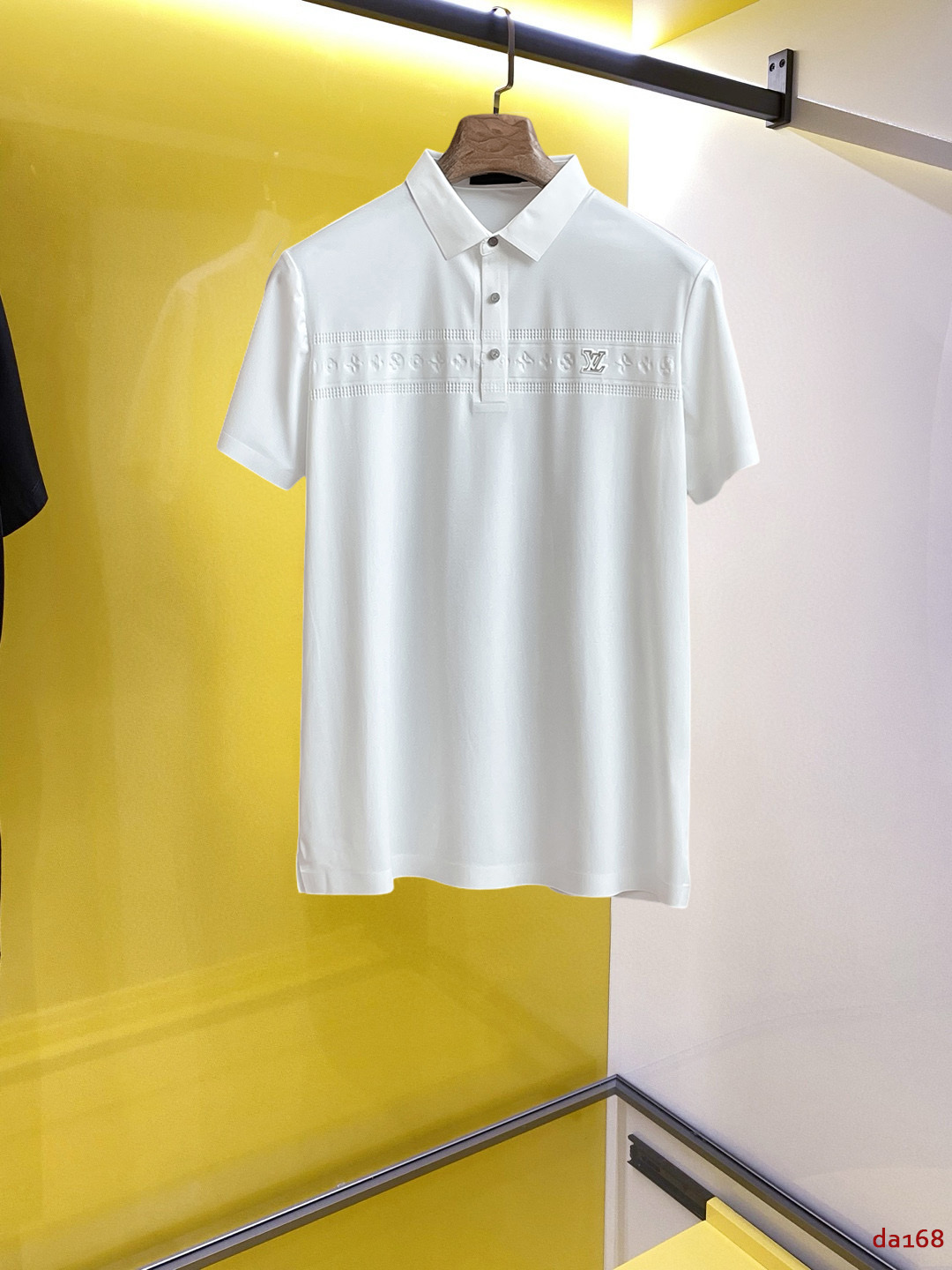 NO:469392,LV High-end Business White-collar workers are a must-have item for individuals in the unit!  Seizure-free pressed gel ice silk casual business short-sleeved Polo, technology fabric, ice silk traceless, very good body feel, smooth feel and great texture!  Good elasticity, no sense of restraint, the fabric has its own breathable mesh, moisture absorption and sweating, quick drying and keeping it dry, small lapel placket-breasted design, showing a straight posture, not soft pedal, simple style, can be used for business and leisure, highly recommended!  High-elastic ice silk, the touch is as smooth as jade silk, clean and neat, and elegant and gentlemanly. The high-end materials are the key to the fabric, the quality control must be used. The feel is extremely delicate and smooth, the fabric has a good gloss and upper body skeleton feel, so we can greet mature and quality men's clothing!  Sweat in summer and dry in seconds, a brand new experience Business commuting and leisure M-4XL, louis vuitton, T-shirt, alexander wang19860909LV 高端商务 白领 单位人士必入单品！ 无痕压胶冰丝休闲商务短袖Polo,科技面料,冰丝无痕,体感非常棒,手感顺滑质感很棒！弹性好,无任何束缚感,面料自带透气网孔,吸湿排汗,速干保持干爽,小翻领门襟排扣设计,展露挺拔姿态,不软踏,简约款式,商务休闲都可驾驭,强烈推荐！高弹冰丝,触感堪比玉蚕丝一样丝滑,干净利落,儒雅绅士风度.高级材质,重点就是面料上,品控的必上,手感极其细腻光滑,面料光泽感和上身骨架感好,打招成熟品质男装！夏天出汗秒干,全新体验 商务通勤休闲 M-4XL,,louis vuitton,T-shirt,alexander wang,Men's clothing