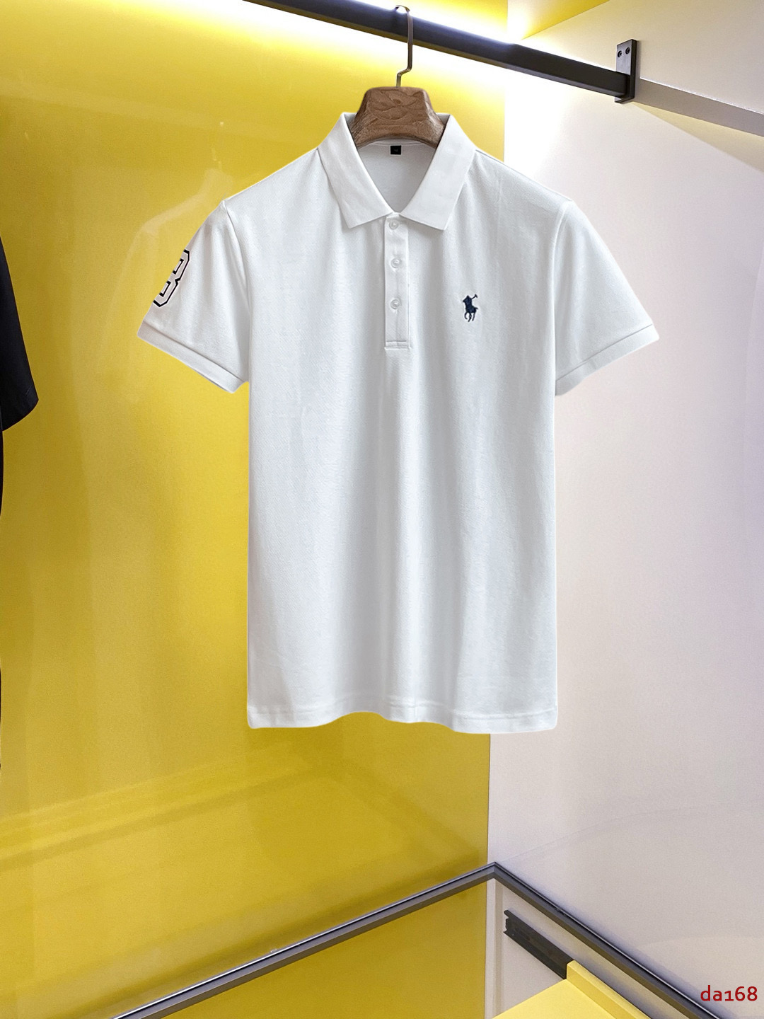 NO:469398,Paul High-end Business White-collar workers are a must-have item for individuals in the unit!  Seizure-free pressed gel ice silk casual business short-sleeved Polo, technology fabric, ice silk traceless, very good body feel, smooth feel and great texture!  Good elasticity, no sense of restraint, the fabric has its own breathable mesh, moisture absorption and sweating, quick drying and keeping it dry, small lapel placket-breasted design, showing a straight posture, not soft pedal, simple style, can be used for business and leisure, highly recommended!  High-elastic ice silk, the touch is as smooth as jade silk, clean and neat, and elegant and gentlemanly. The high-end materials are the key to the fabric, the quality control must be used. The feel is extremely delicate and smooth, the fabric has a good gloss and upper body skeleton feel, so we can greet mature and quality men's clothing!  Sweat in summer and dry instantly, a brand new experience Business commuting and leisure M-4XL, T-shirt, alexander wang19860909保罗 高端商务 白领 单位人士必入单品！ 无痕压胶冰丝休闲商务短袖Polo,科技面料,冰丝无痕,体感非常棒,手感顺滑质感很棒！弹性好,无任何束缚感,面料自带透气网孔,吸湿排汗,速干保持干爽,小翻领门襟排扣设计,展露挺拔姿态,不软踏,简约款式,商务休闲都可驾驭,强烈推荐！高弹冰丝,触感堪比玉蚕丝一样丝滑,干净利落,儒雅绅士风度.高级材质,重点就是面料上,品控的必上,手感极其细腻光滑,面料光泽感和上身骨架感好,打招成熟品质男装！夏天出汗秒干,全新体验 商务通勤休闲 M-4XL,,T-shirt,alexander wang,Men's clothing