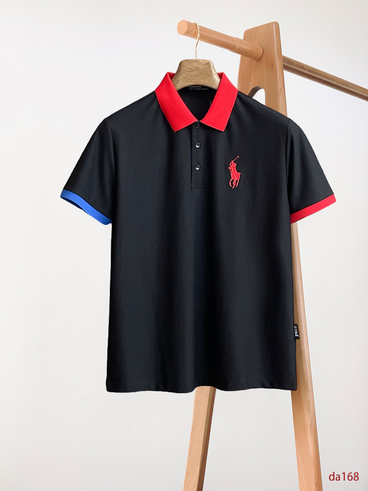 NO:474394,Paul, high-end goods business, white-collar workers, must-have items for individuals in the unit!  Bead floor fabric casual business short-sleeved Polo, technology fabric, great body feel, smooth texture and great texture!  Good elasticity, no sense of restraint, the fabric has its own breathable mesh, moisture absorption and sweating, quick drying and keeping it dry, small lapel placket-breasted design, showing a straight posture, not soft pedal, simple style, can be used for business and leisure, highly recommended!  High-elastic ice silk, the touch is as smooth as jade silk, clean and neat, and elegant and gentlemanly. The high-end materials are the key to the fabric, the quality control must be used. The feel is extremely delicate and smooth, the fabric has a good gloss and upper body skeleton feel, so we can greet mature and quality men's clothing!  Sweat in summer and dry in seconds, a brand new experience Business commuting and leisure Number M-4XL, maximum wear 200 catties, T-shirt, alexander wang19860909保罗 高端货商务 白领 单位人士必入单品！ 珠地面料休闲商务短袖Polo,科技面料,体感非常棒,手感顺滑质感很棒！弹性好,无任何束缚感,面料自带透气网孔,吸湿排汗,速干保持干爽,小翻领门襟排扣设计,展露挺拔姿态,不软踏,简约款式,商务休闲都可驾驭,强烈推荐！高弹冰丝,触感堪比玉蚕丝一样丝滑,干净利落,儒雅绅士风度.高级材质,重点就是面料上,品控的必上,手感极其细腻光滑,面料光泽感和上身骨架感好,打招成熟品质男装！夏天出汗秒干,全新体验 商务通勤休闲 码数M-4XL,最大穿200斤,,T-shirt,alexander wang,Men's clothing