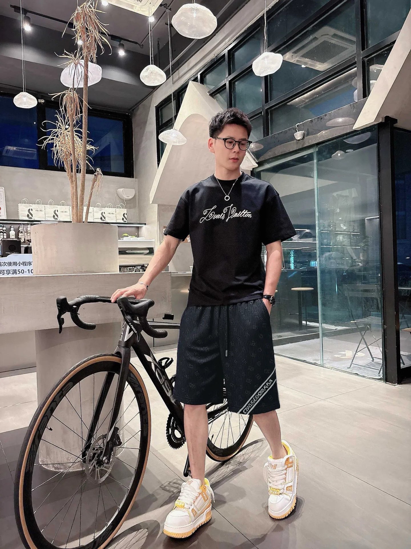 NO:491490,DG 2025ss summer new style original single counter casual shorts, luxury classic brand original LOGO accessories, hot-selling models for the counter, very comfortable to wear, low-key and luxurious, very classy when worn, no need to say much about the trouser style and cutting, the upper body is exquisite and vivid, high-end and top-quality materials, a truly palace-level casual pants, Turkish cotton quality, heavy washing makes the pants very soft!  Not picky about people, the upper body is absolutely stylish and extremely luxurious. Size M-3XL orders to report height and weight., shorts, alexander wang19860909DG 2025ss夏季新款原单专柜休闲短裤,奢华经典品牌原版LOGO配饰 专柜热销款 身穿着非常舒适 低调不失奢华 穿出去非常有档次 裤型款式和裁剪亦无需多言 上身精致跃然高档一等一顶级质料 真正殿堂级的休闲裤 选用土耳其的棉花品质卓然,经过重水洗使得裤子很柔软！不挑人 上身绝对的有型 极度奢华. 尺码M-3XL下单报身高体重.,,shorts,alexander wang,Men's clothing