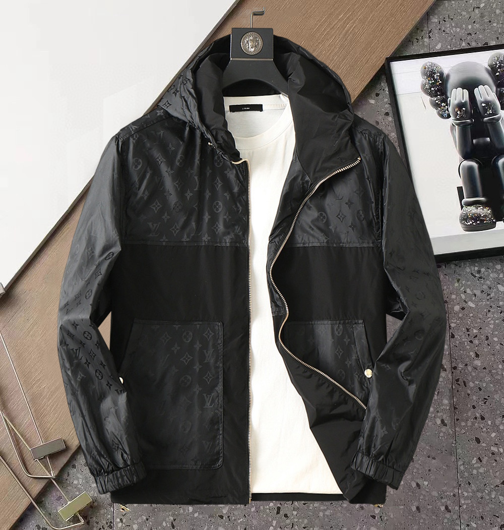 NO:510479,LV double-sided wear, 2025 spring new jacket jacket, the new product on the show is perfect, comfortable and warm, the three-standard complete colors and full and attractive, and the very outstanding design easily advances the sense of fashion, the workmanship is extremely exquisite and rigorous, and the wiring is neat and meticulous!  A masterpiece of a big-name designer!  The upper body doesn't look bloated and super handsome!  Spot code M ~ XXXL,,louis vuitton,jackets & coats,jackets & coats,alexander wang19860909LV 双面穿,2025开春新款夹克外套,秀场新品品相非常完美,舒适保暖,三标齐全色泽饱满诱人,非常出彩的设计,轻松将时髦感进阶,做工极为考究严谨,走线工整细致！大牌设计师巨作！上身不显臃肿、超级帅气！现货码数M ～ XXXL,,louis vuitton,jackets & coats,jackets & coats,alexander wang,Men's clothing