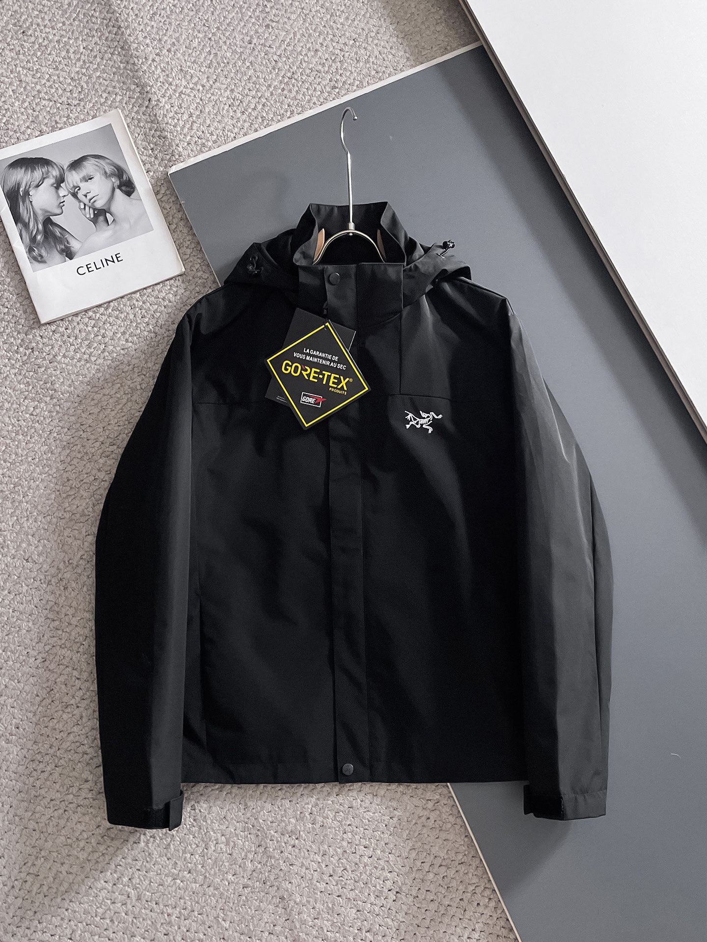 NO:511272,Archaeopteryx 2025 spring new jacket jacket, the new product on the show is perfect, comfortable and warm, the three standards are complete in color and full and attractive, and the very outstanding design easily advances the sense of fashion, the workmanship is extremely exquisite and rigorous, and the wiring is neat and meticulous!  A masterpiece of a big-name designer!  The upper body doesn't look bloated and super handsome!  Spot code M ~ XXXL,arc'teryx,jackets & coats,jackets & coats,alexander wang19860909始祖鸟 2025春季新款夹克外套,秀场新品品相非常完美,舒适保暖,三标齐全色泽饱满诱人,非常出彩的设计,轻松将时髦感进阶,做工极为考究严谨,走线工整细致！大牌设计师巨作！上身不显臃肿、超级帅气！现货码数M ～ XXXL,arc'teryx,jackets & coats,jackets & coats,alexander wang,Men's clothing