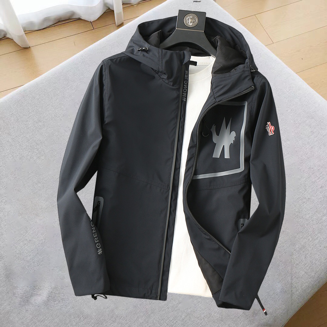 NO:545072,Mengkou 2025 early autumn new jacket, the new product on the show is in perfect condition, comfortable and warm, complete with three labels, full and attractive color, very outstanding design, easily upgrades the fashion sense, extremely elegant and rigorous workmanship, neat and meticulous wiring!  A masterpiece from a famous designer!  The upper body does not look bloated and is super handsome!  Available sizes M ~ XXXL,,Moncler,jackets & coats,jackets & coats,alexander wang19860909蒙口 2025初秋新款夹克外套,秀场新品品相非常完美,舒适保暖,三标齐全色泽饱满诱人,非常出彩的设计,轻松将时髦感进阶,做工极为考究严谨,走线工整细致！大牌设计师巨作！上身不显臃肿、超级帅气！现货码数M ～ XXXL,,Moncler,jackets & coats,jackets & coats,alexander wang,Men's clothing