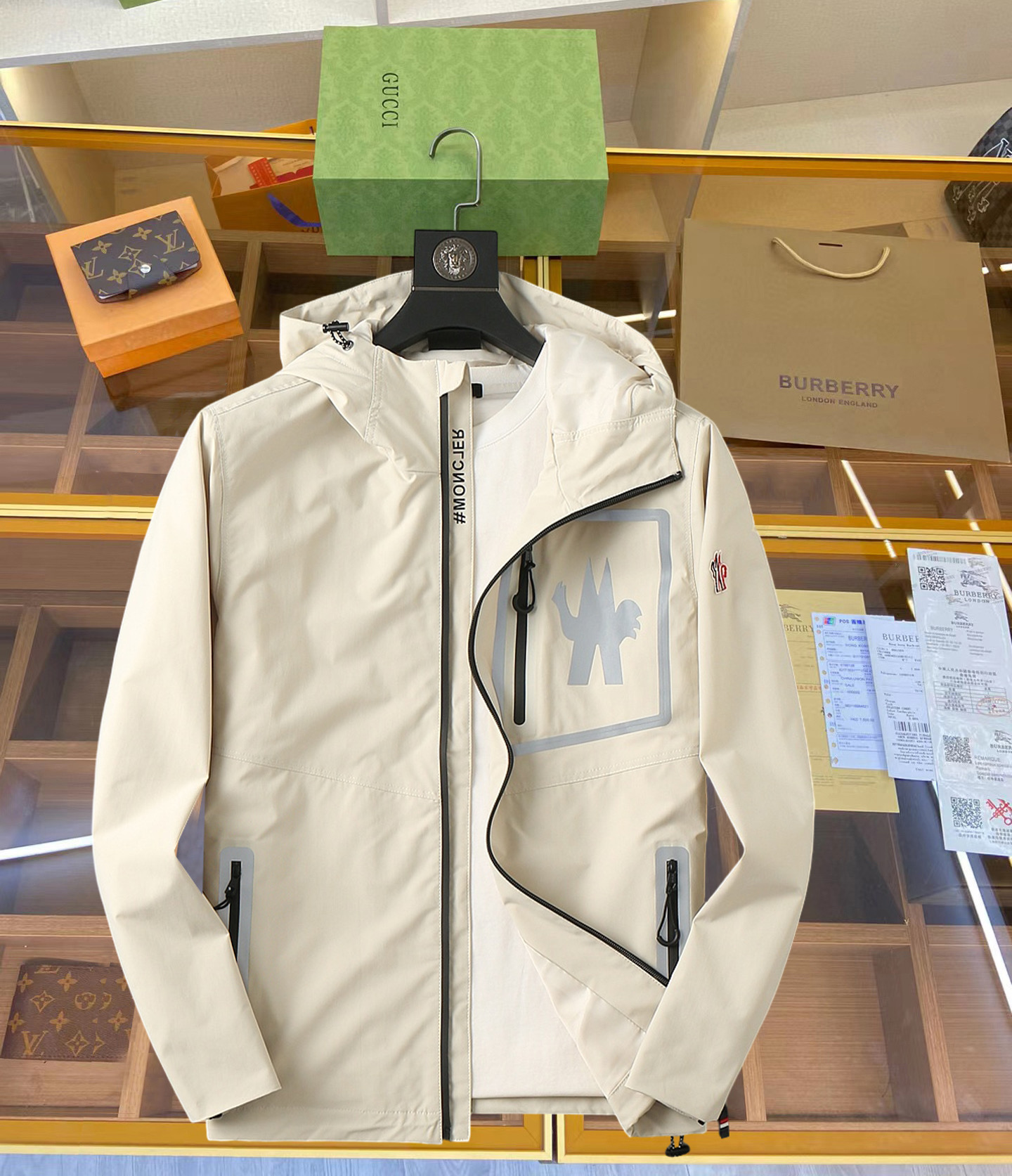 Moncler Jacket 00528