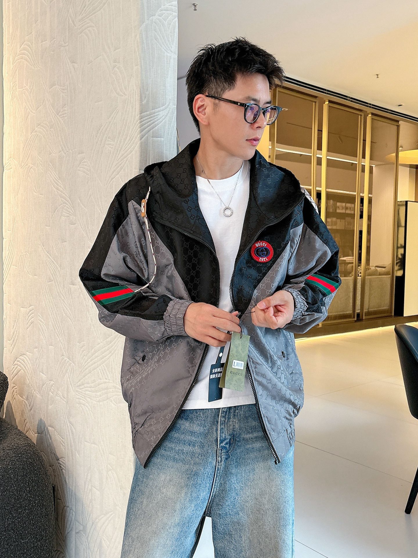 Alternative view of Jacket 02108