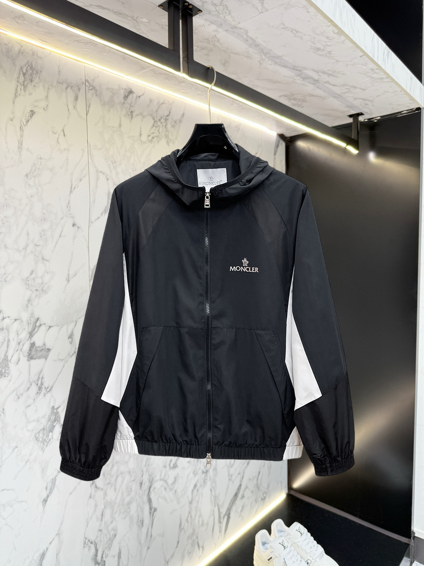 Moncler Jacket 03770