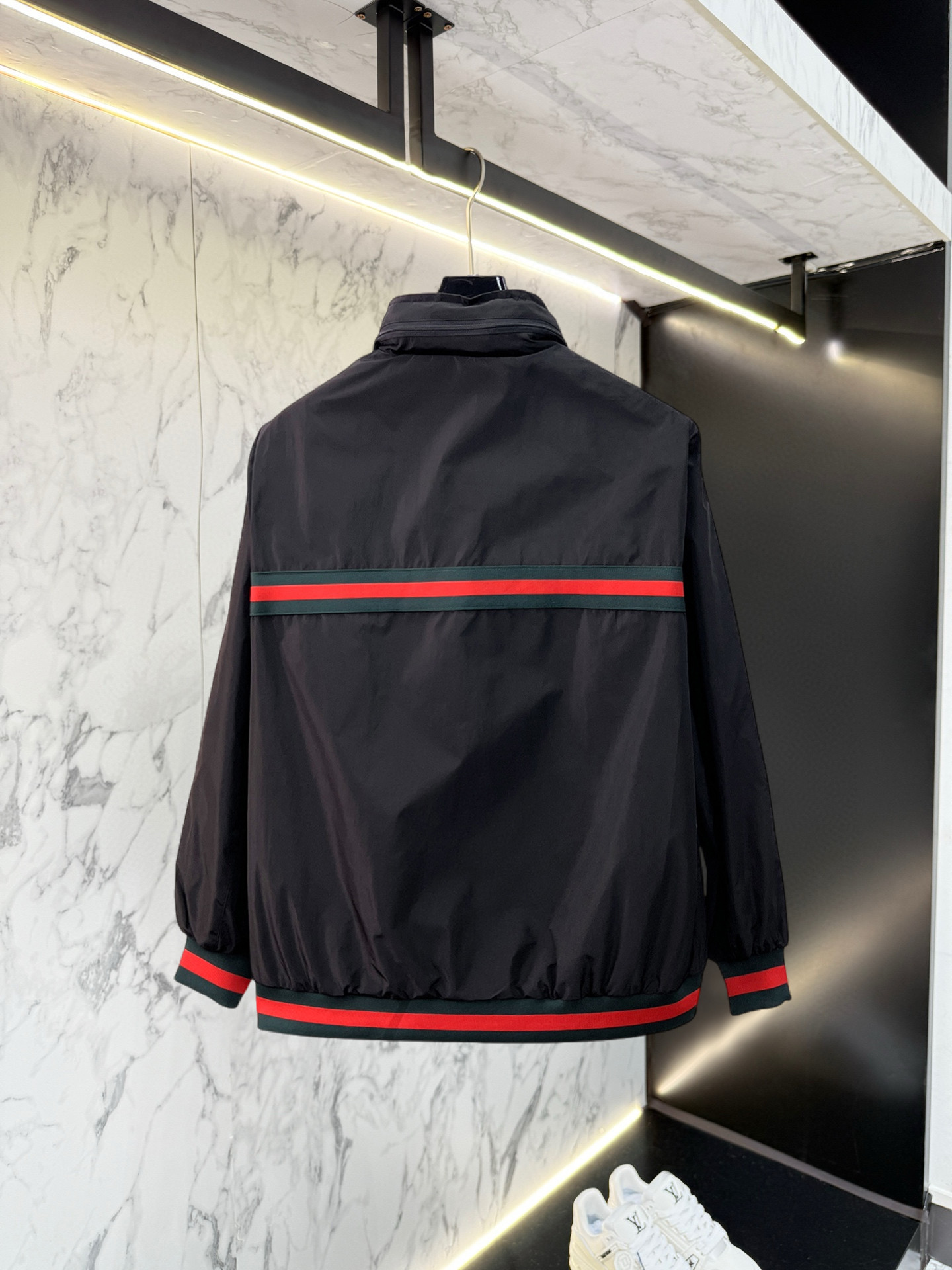 Alternative view of Jacket 03748