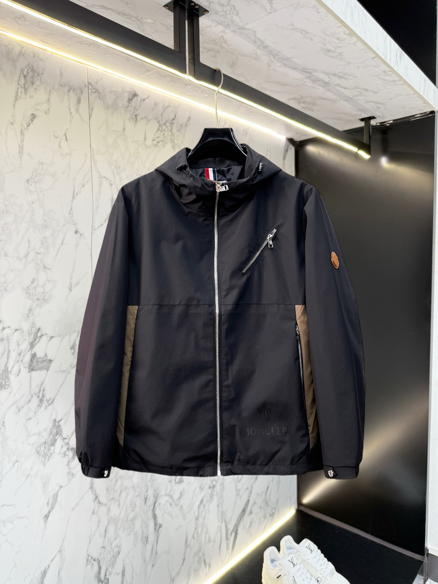 Moncler Jacket 03722