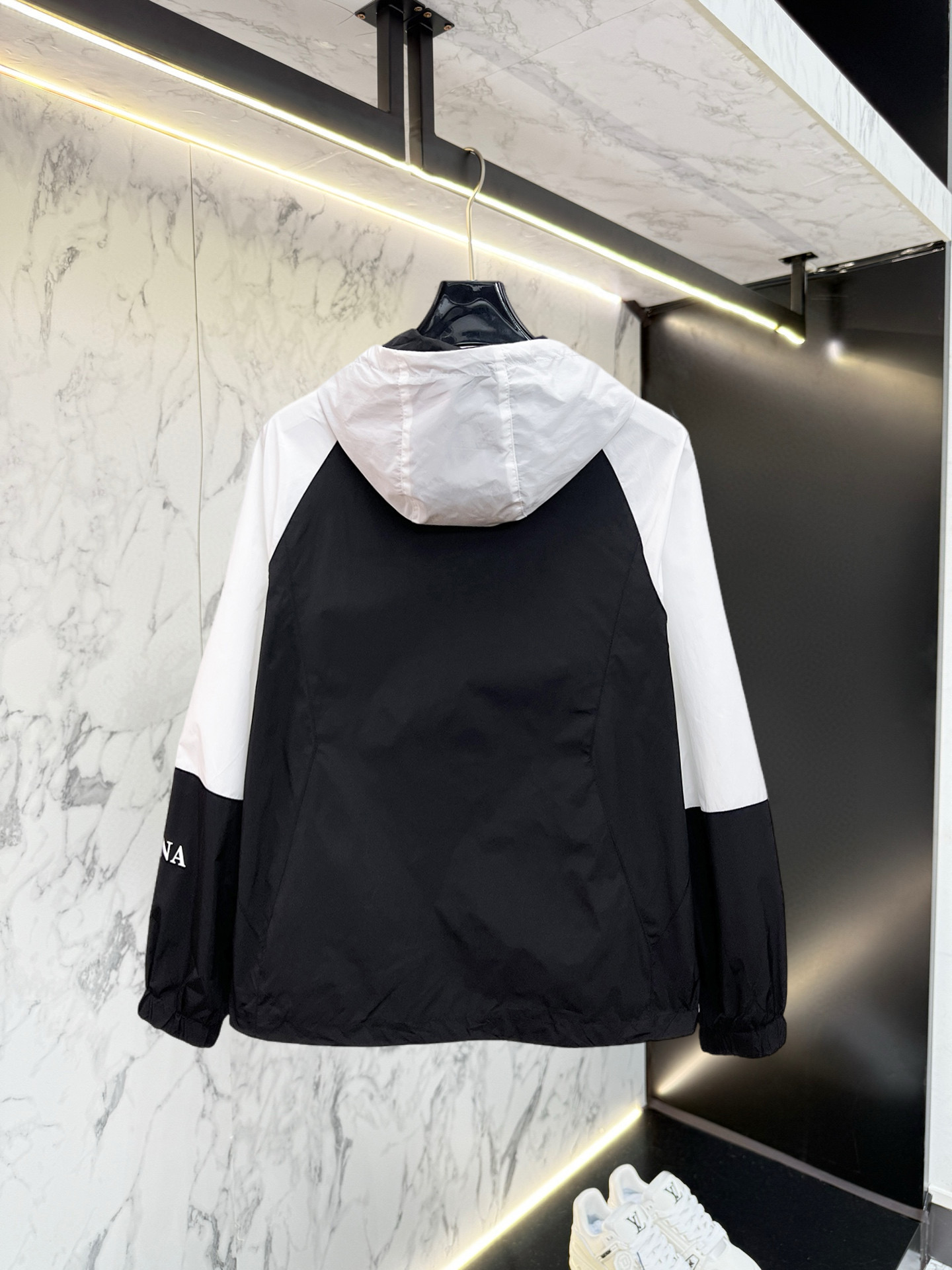 Alternative view of Jacket 03714