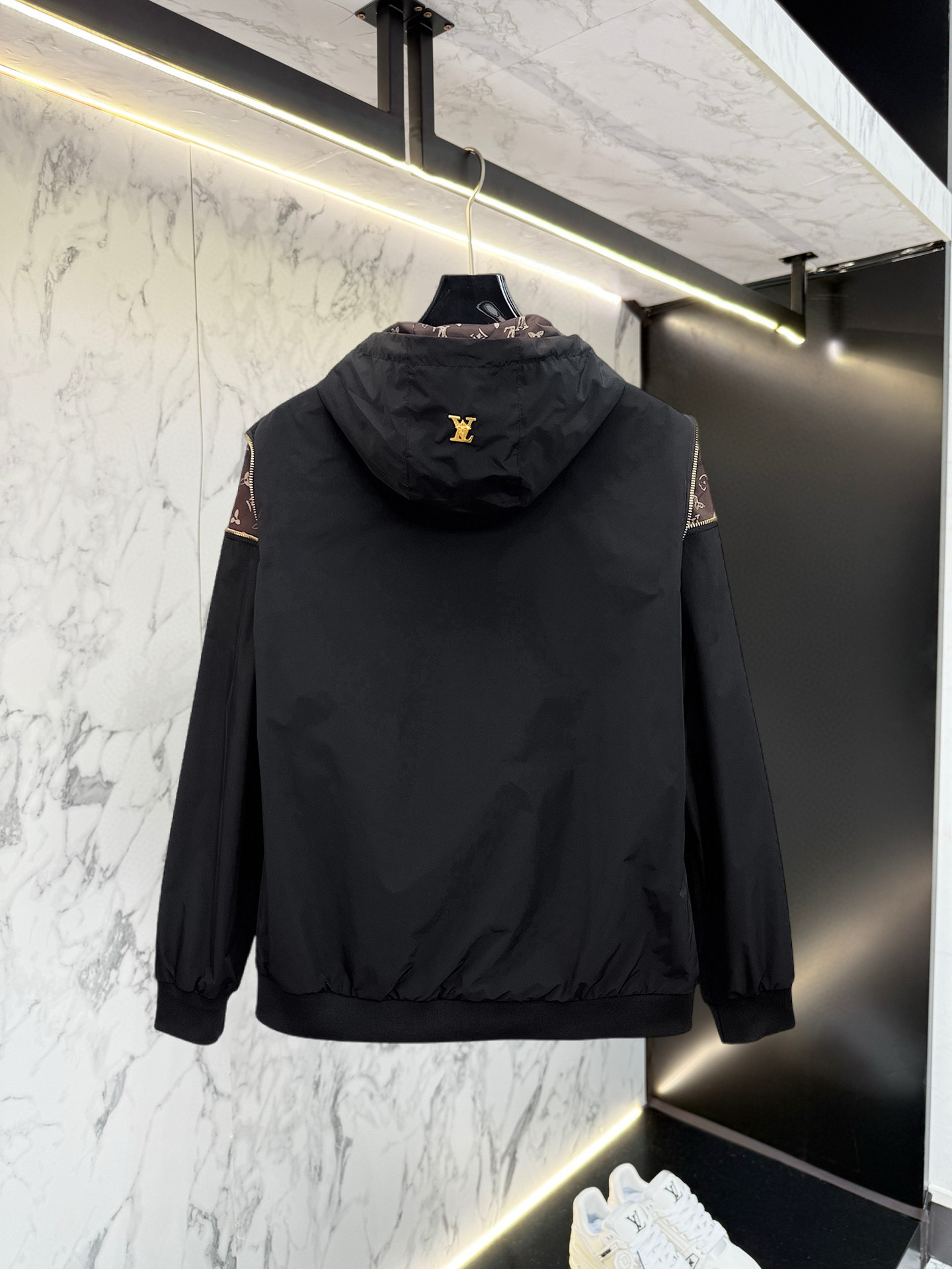 Alternative view of Louis Vuitton Jacket 03713