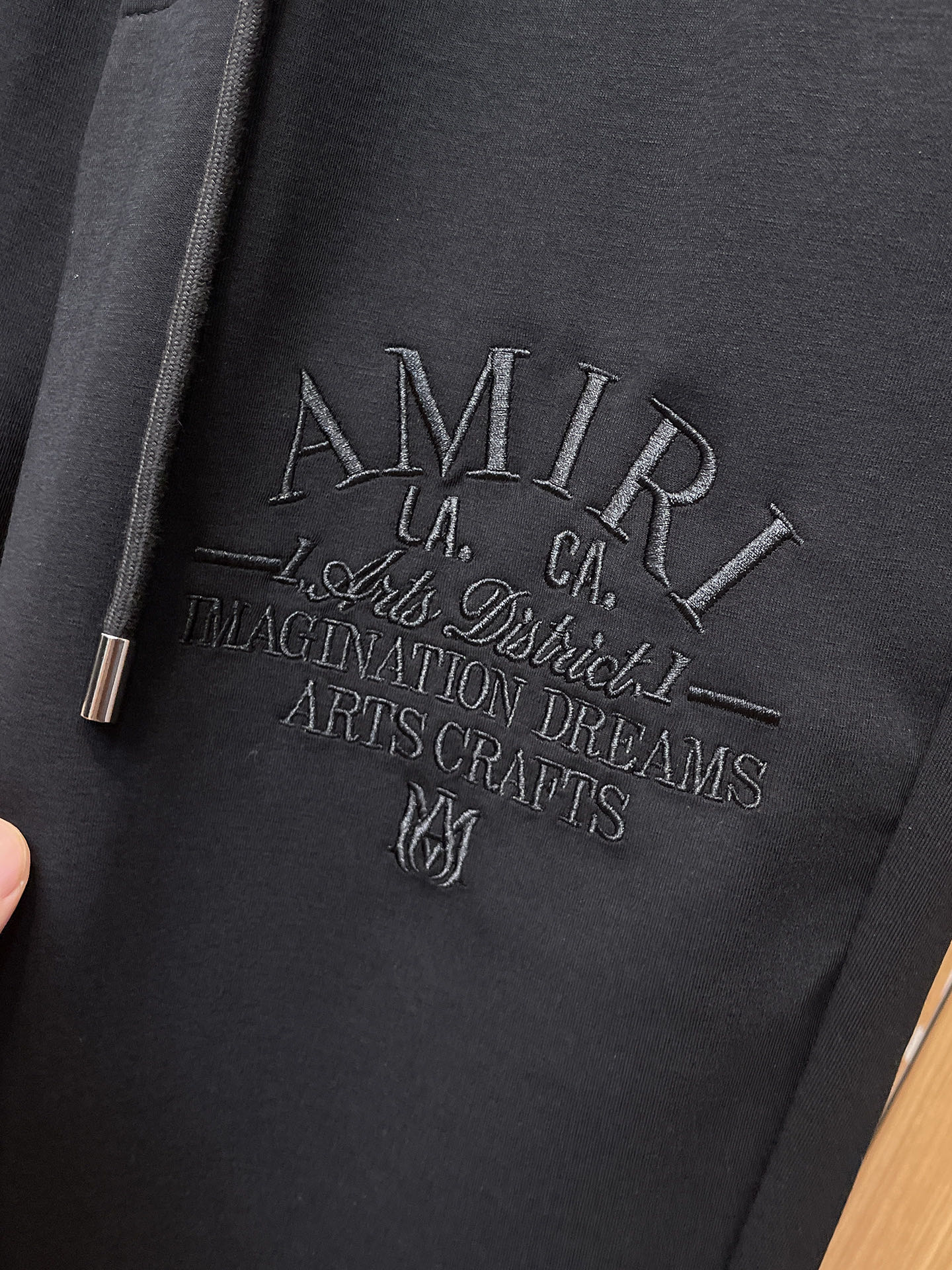 Amiri Pantalones Casuales con Logo Clásico para Hombre, Colección Otoño/Invierno 2025 7 i1756547939163 9159 0 5