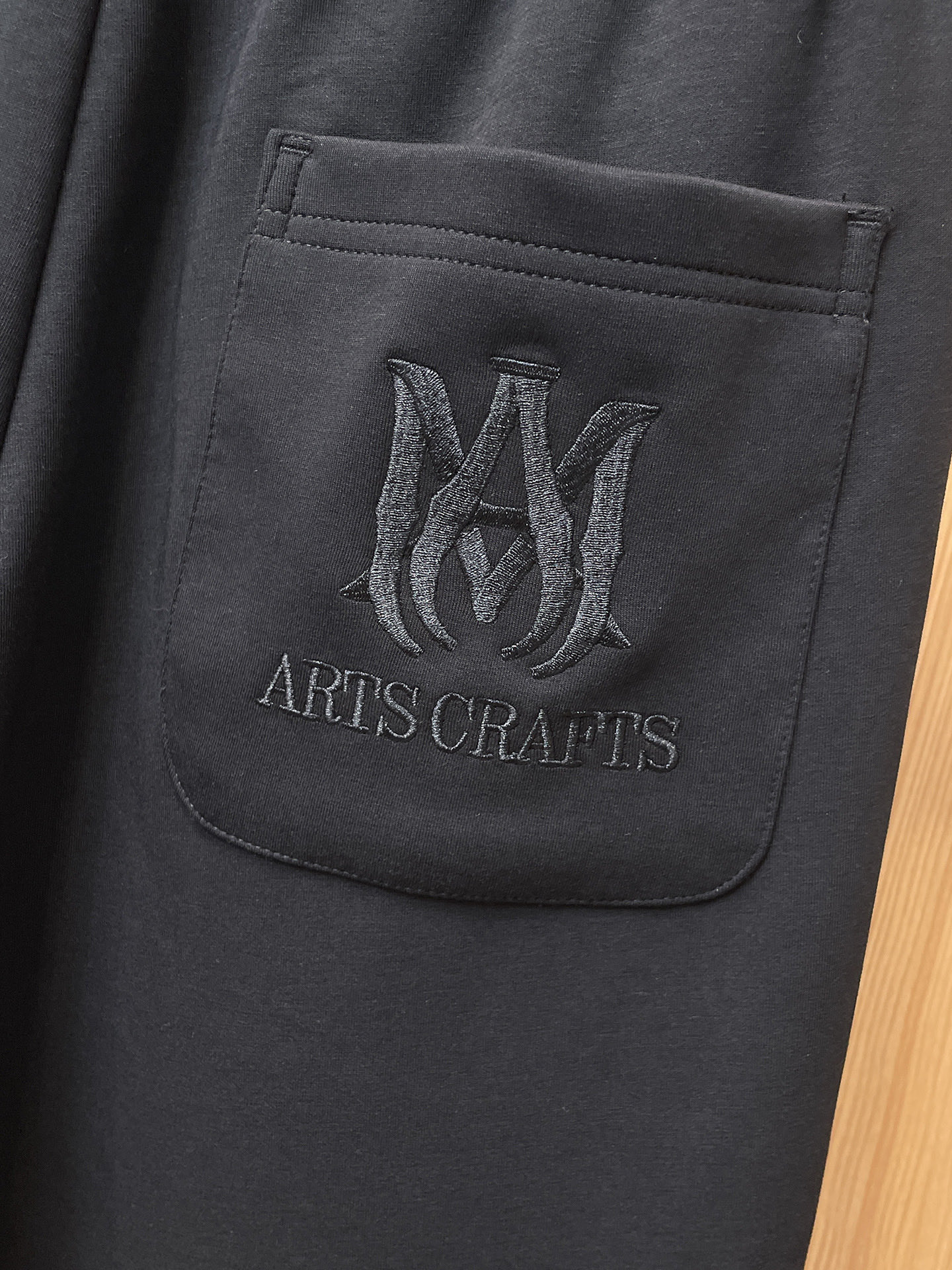 Amiri Pantalones Casuales con Logo Clásico para Hombre, Colección Otoño/Invierno 2025 8 i1756547940522 625 0 6