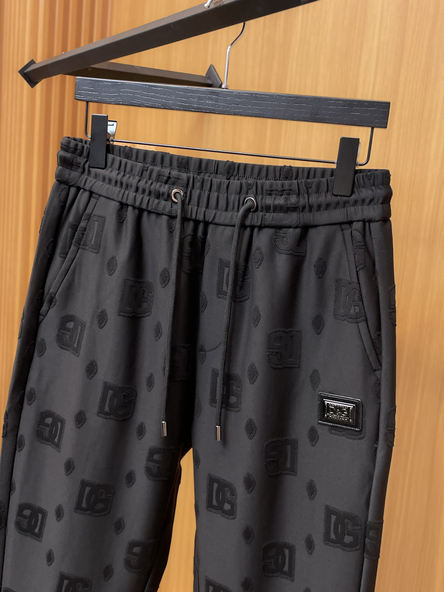 Pantalón de chándal Dolce & Gabbana con logo, colección 2025, máxima comodidad 4 i1756548077349 1652 0 2