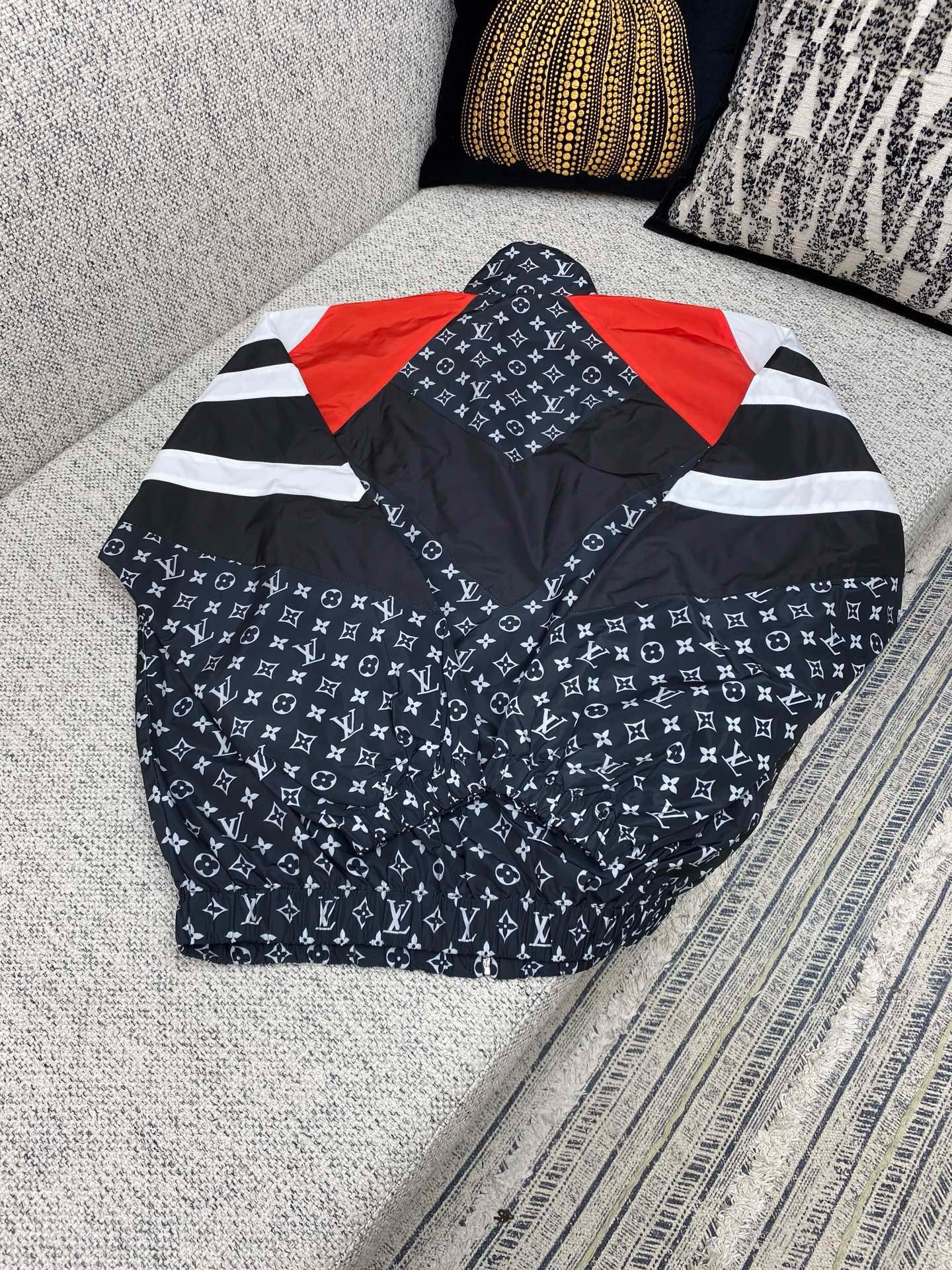 Alternative view of Louis Vuitton Jacket 07996
