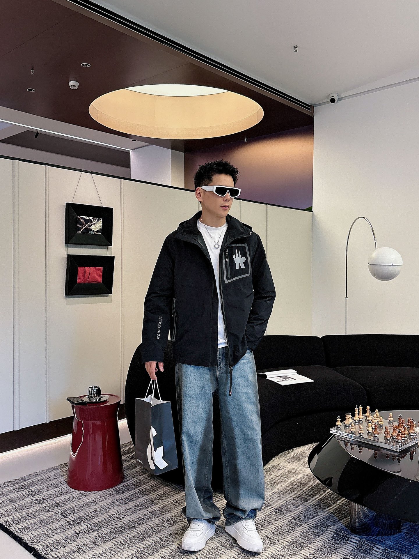 NO:526247,The new 2025 autumn jacket, the new product on the show is perfect, comfortable and warm, the three-standard complete colors and full and attractive, and the very outstanding design easily advances the sense of fashion. The workmanship is extremely exquisite and rigorous, and the wiring is neat and meticulous!  A masterpiece of a big-name designer!  The upper body doesn't look bloated and super handsome!  Spot code M ~ XXXL,,Moncler,jackets & coats,jackets & coats,alexander wang19860909蒙口 2025秋季新款夹克外套,秀场新品品相非常完美,舒适保暖,三标齐全色泽饱满诱人,非常出彩的设计,轻松将时髦感进阶,做工极为考究严谨,走线工整细致！大牌设计师巨作！上身不显臃肿、超级帅气！现货码数M ～ XXXL,,Moncler,jackets & coats,jackets & coats,alexander wang,Men's clothing