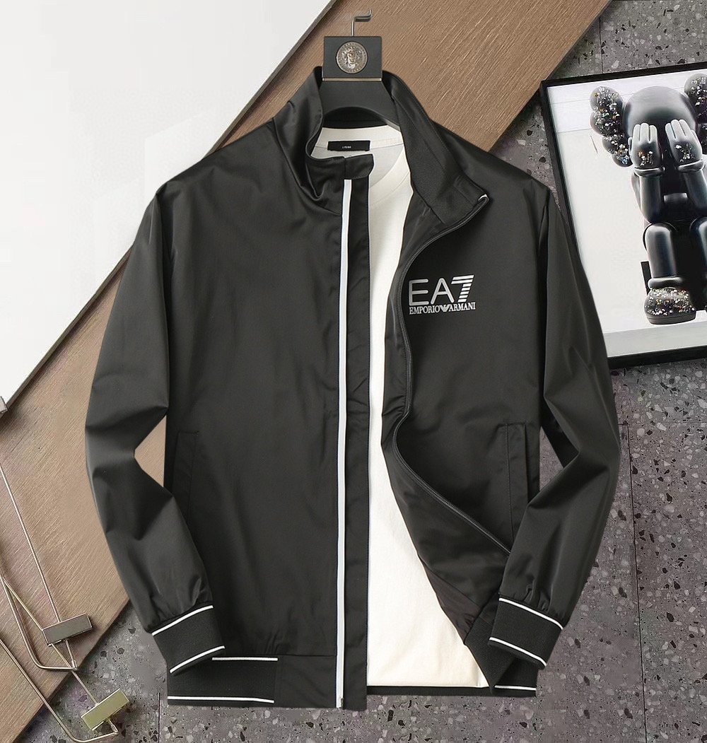 NO:596499,Armani's 2025 new autumn jacket, the new product on the show is in perfect condition, comfortable and warm, complete with three labels, full of attractive colors, very outstanding design, easily upgrades the sense of fashion, extremely elegant and rigorous workmanship, neat and meticulous wiring!  A masterpiece from a famous designer!  The upper body does not look bloated and is super handsome!  Available sizes M ~ XXXL,,armani,jackets & coats,jackets & coats,alexander wang19860909阿玛尼 2025开秋新款夹克外套,秀场新品品相非常完美,舒适保暖,三标齐全色泽饱满诱人,非常出彩的设计,轻松将时髦感进阶,做工极为考究严谨,走线工整细致！大牌设计师巨作！上身不显臃肿、超级帅气！现货码数M ～ XXXL,,armani,jackets & coats,jackets & coats,alexander wang,Men's clothing