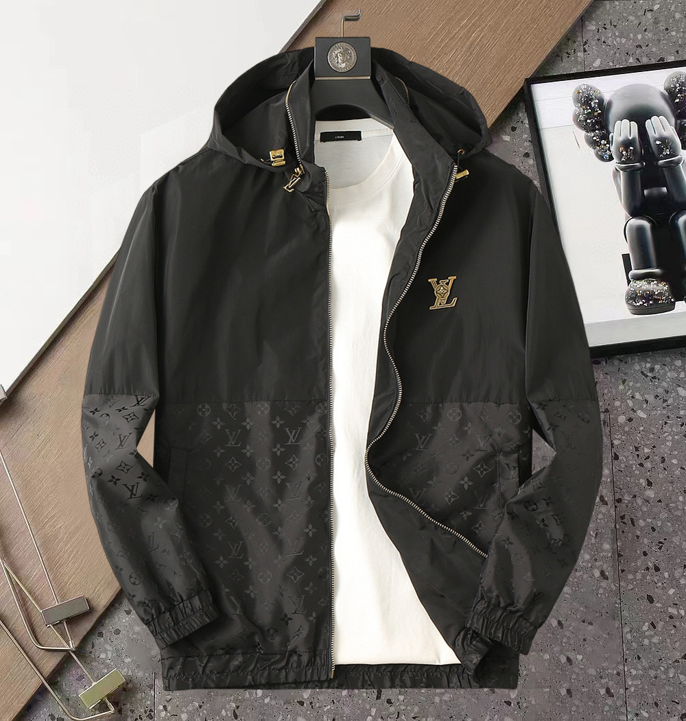 NO:596506,LV 2025 new autumn jacket, the new product on the show is in perfect condition, comfortable and warm, complete with three labels, full and attractive color, very outstanding design, easily upgrades the fashion sense, extremely sophisticated workmanship, neat and meticulous wiring!  A masterpiece from a famous designer!  The upper body does not look bloated and is super handsome!  Available sizes M ~ XXXL,,louis vuitton,jackets & coats,jackets & coats,alexander wang19860909LV 2025开秋新款夹克外套,秀场新品品相非常完美,舒适保暖,三标齐全色泽饱满诱人,非常出彩的设计,轻松将时髦感进阶,做工极为考究严谨,走线工整细致！大牌设计师巨作！上身不显臃肿、超级帅气！现货码数M ～ XXXL,,louis vuitton,jackets & coats,jackets & coats,alexander wang,Men's clothing