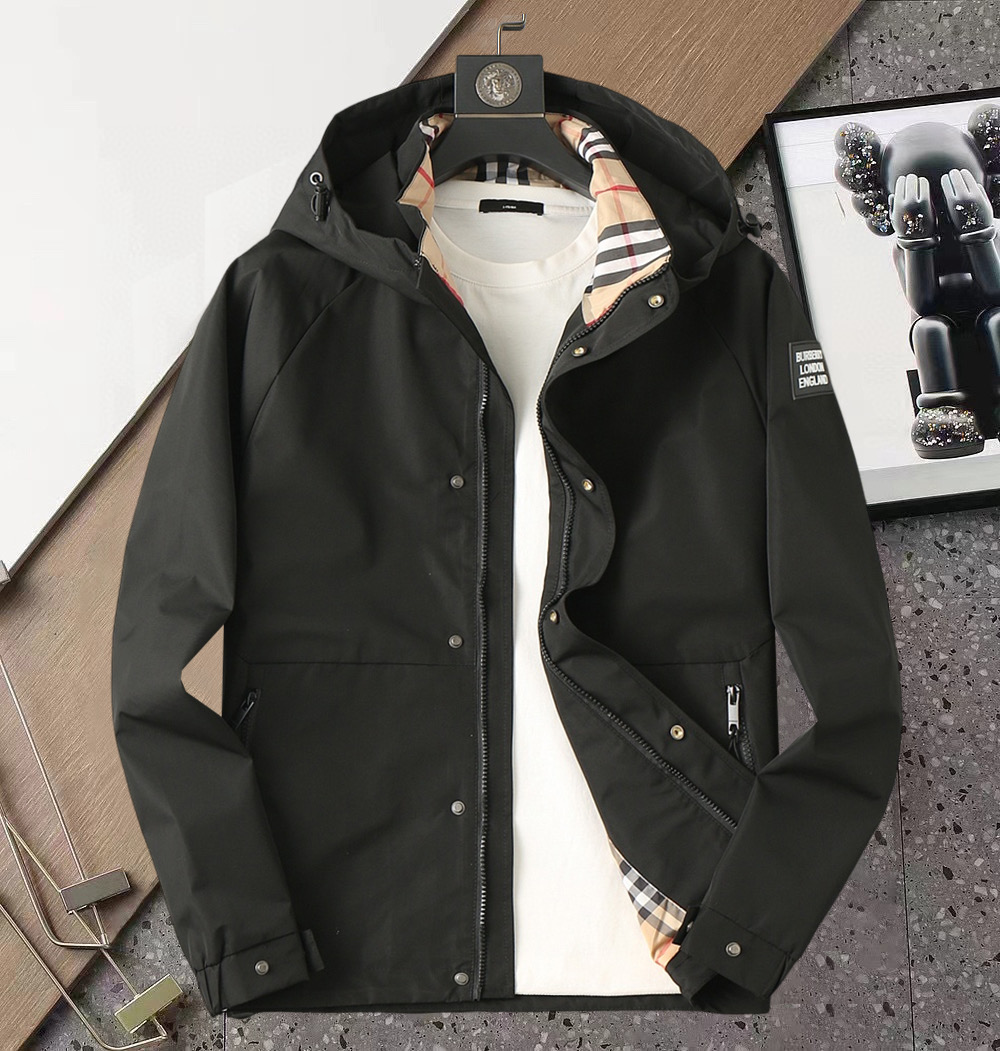 NO:596503,Burberry's 2025 new autumn jacket, the new product on the show is in perfect condition, comfortable and warm, complete with three labels, full and attractive color, very outstanding design, easily upgrades the fashion sense, extremely elegant and rigorous workmanship, neat and meticulous wiring!  A masterpiece from a famous designer!  The upper body does not look bloated and is super handsome!  Available size M ~ XXXL,,burberry,jackets & coats,jackets & coats,alexander wang19860909巴宝莉 2025开秋新款夹克外套,秀场新品品相非常完美,舒适保暖,三标齐全色泽饱满诱人,非常出彩的设计,轻松将时髦感进阶,做工极为考究严谨,走线工整细致！大牌设计师巨作！上身不显臃肿、超级帅气！现货码数M ～ XXXL,,burberry,jackets & coats,jackets & coats,alexander wang,Men's clothing