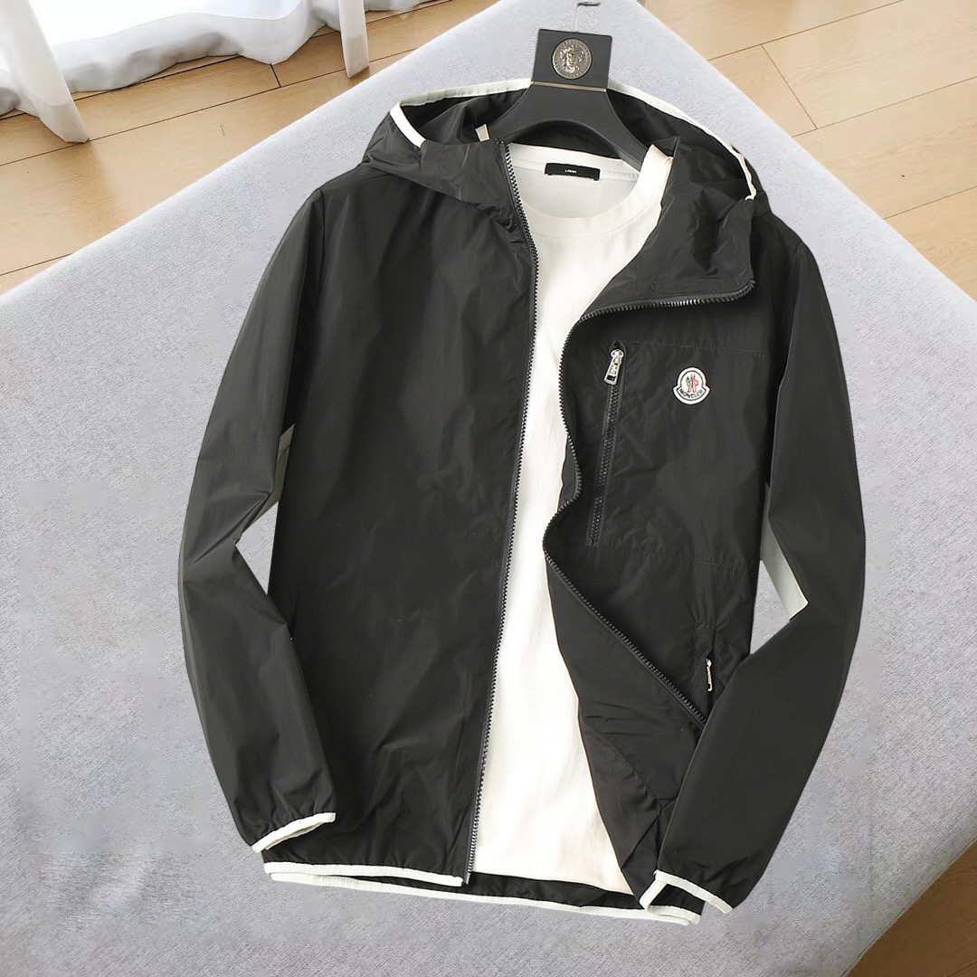 NO:544998,The new jacket jacket with a cover in early autumn 2025, the new product on the show is perfect, comfortable and warm, the three-standard complete colors and full and attractive, and the very outstanding design easily advances the sense of fashion. The workmanship is extremely exquisite and rigorous, and the wiring is neat and meticulous!  A masterpiece of a big-name designer!  The upper body doesn't look bloated and super handsome!  Spot code M ~ XXXL,,Moncler,jackets & coats,jackets & coats,alexander wang19860909蒙口 2025初秋新款夹克外套,秀场新品品相非常完美,舒适保暖,三标齐全色泽饱满诱人,非常出彩的设计,轻松将时髦感进阶,做工极为考究严谨,走线工整细致！大牌设计师巨作！上身不显臃肿、超级帅气！现货码数M ～ XXXL,,Moncler,jackets & coats,jackets & coats,alexander wang,Men's clothing