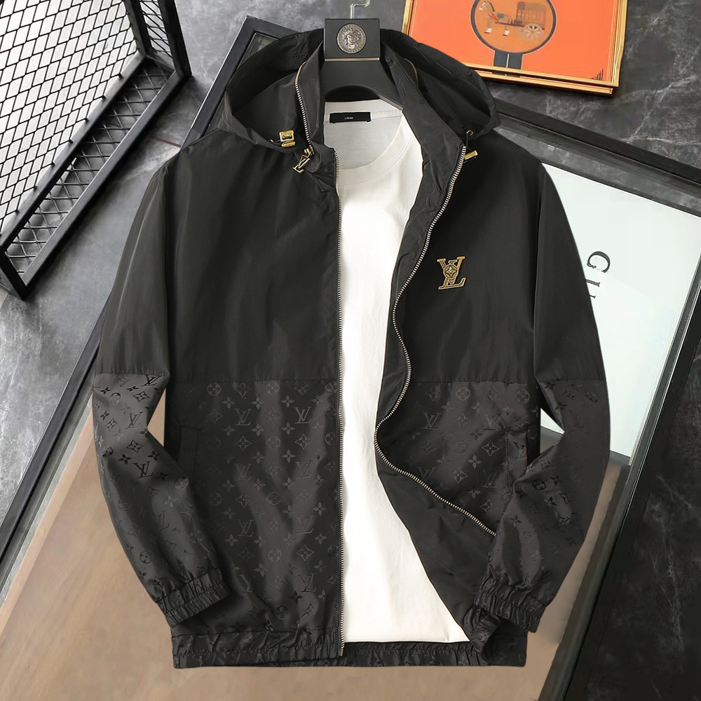 NO:737098,LV 2026 spring new jacket, the new product on the show is in perfect condition, comfortable and warm, complete with three labels, full and attractive color, very outstanding design, easily upgrades the fashion sense, extremely elegant and rigorous workmanship, neat and meticulous wiring!  A masterpiece from a famous designer!  The upper body does not look bloated and is super handsome!  Available size M ~ XXXL,,louis vuitton,jackets & coats,jackets & coats,19860909LV 2026开春新款夹克外套,秀场新品品相非常完美,舒适保暖,三标齐全色泽饱满诱人,非常出彩的设计,轻松将时髦感进阶,做工极为考究严谨,走线工整细致！大牌设计师巨作！上身不显臃肿、超级帅气！现货码数M ～ XXXL,,louis vuitton,jackets & coats,jackets & coats,,Men's clothing