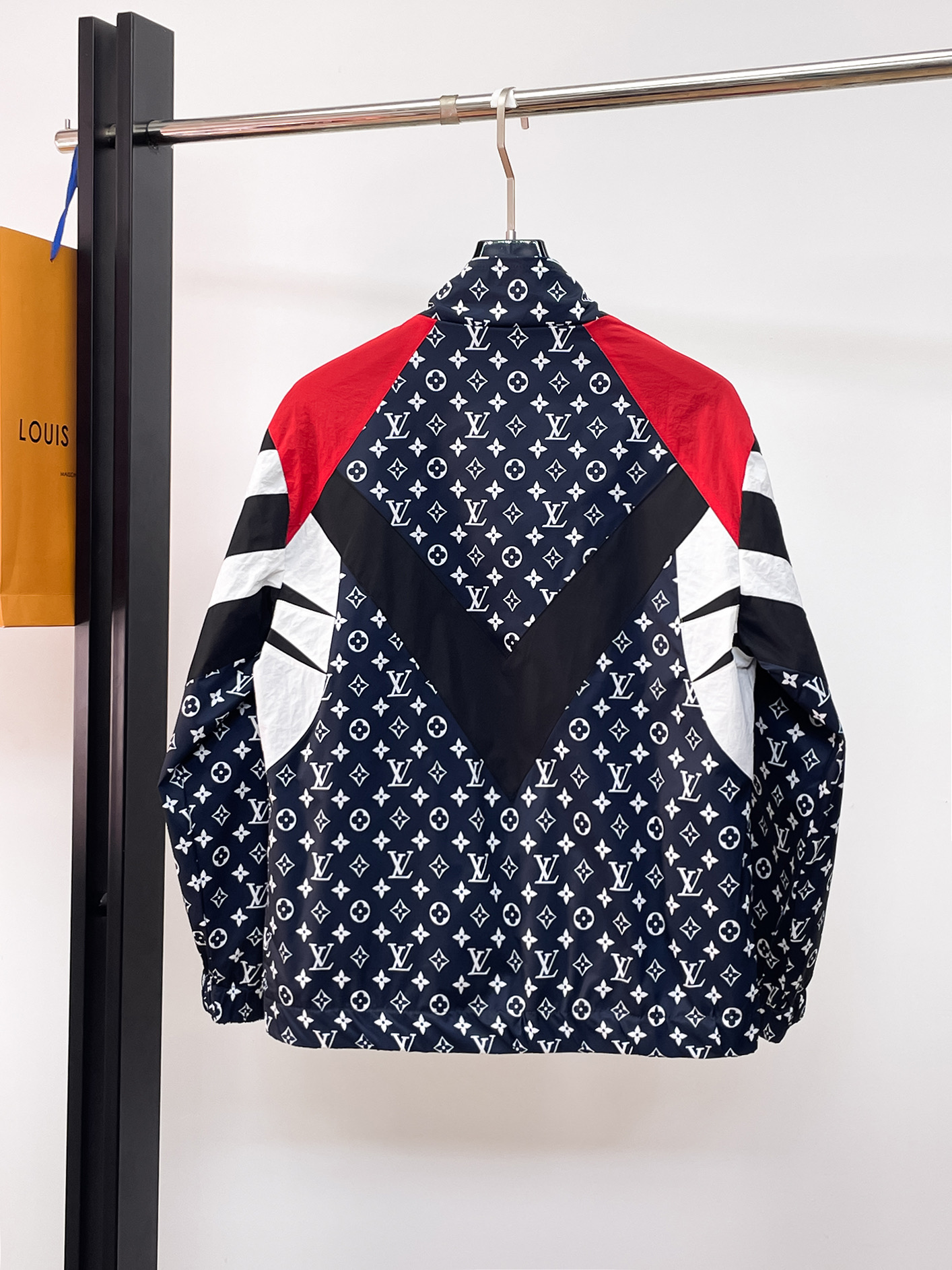Alternative view of Louis Vuitton Jacket 06492